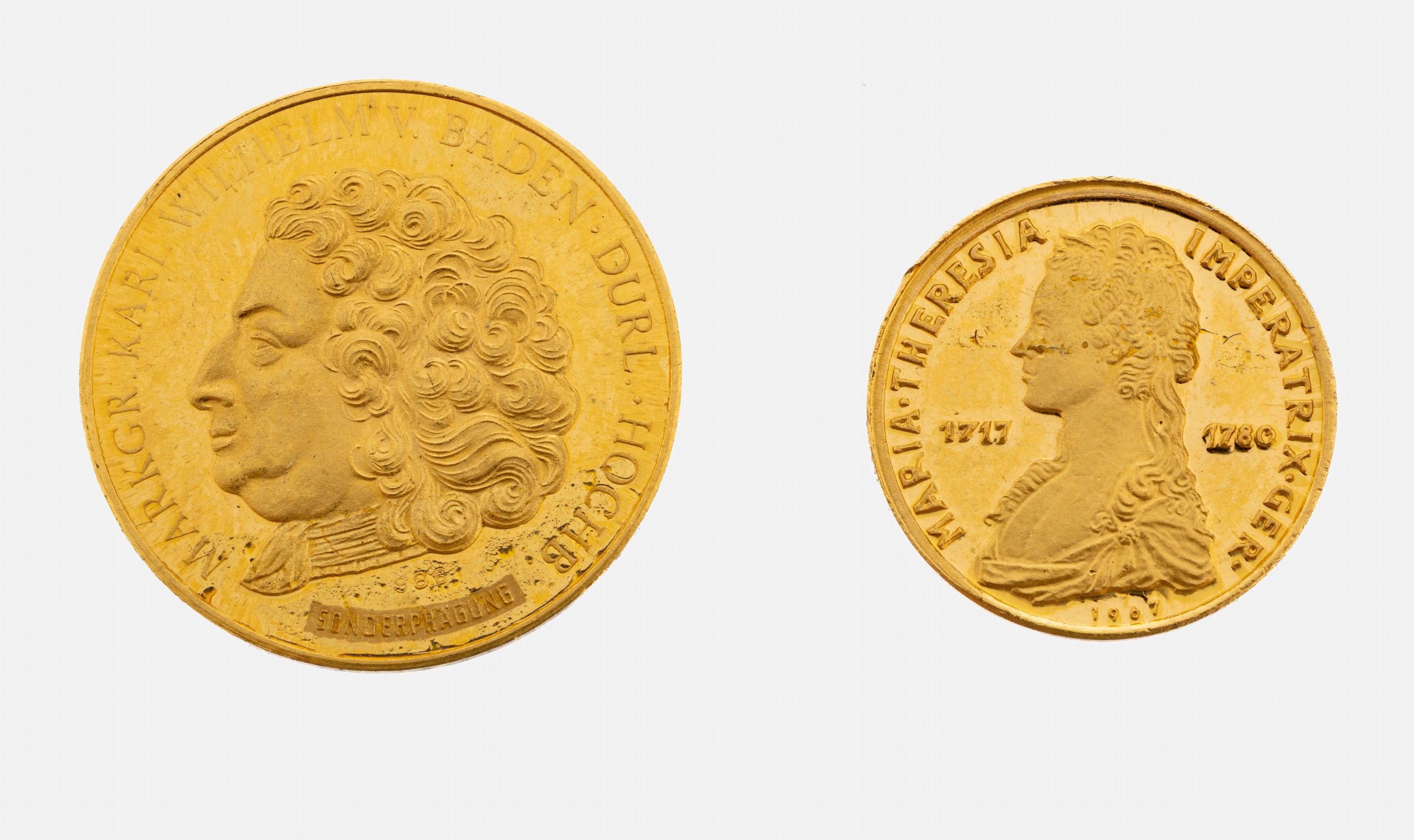 Image 27023415 - Konvolut 2 Goldmedaillen, 1 x GG 986/000, AV: Markgraf Karl Wilhelm von Baden, RV: 252 ...