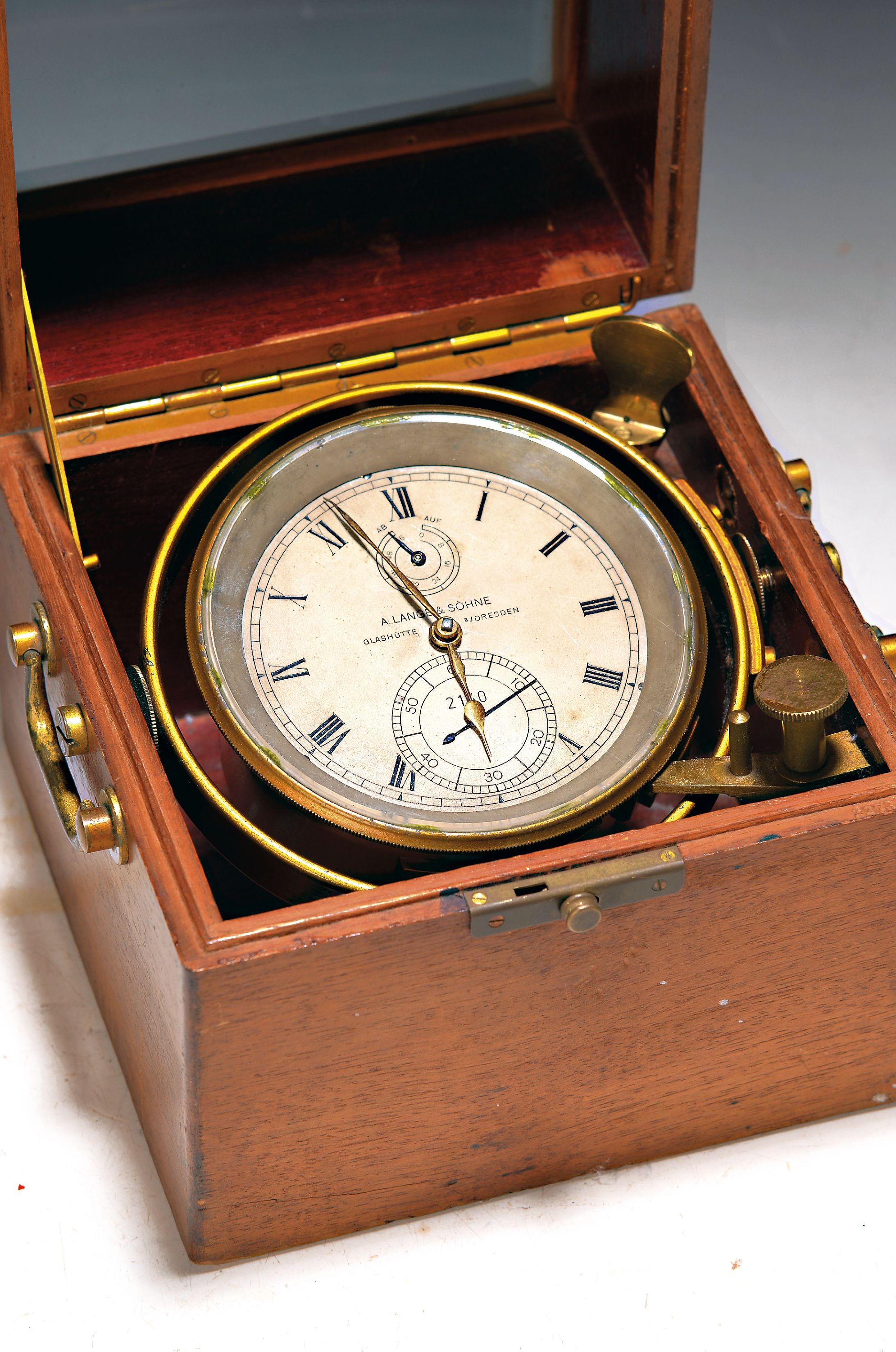Image 27023469 - Marinechronometer, Lange & Söhne Glashütte, im Eichenkasten mit aussen liegende ...