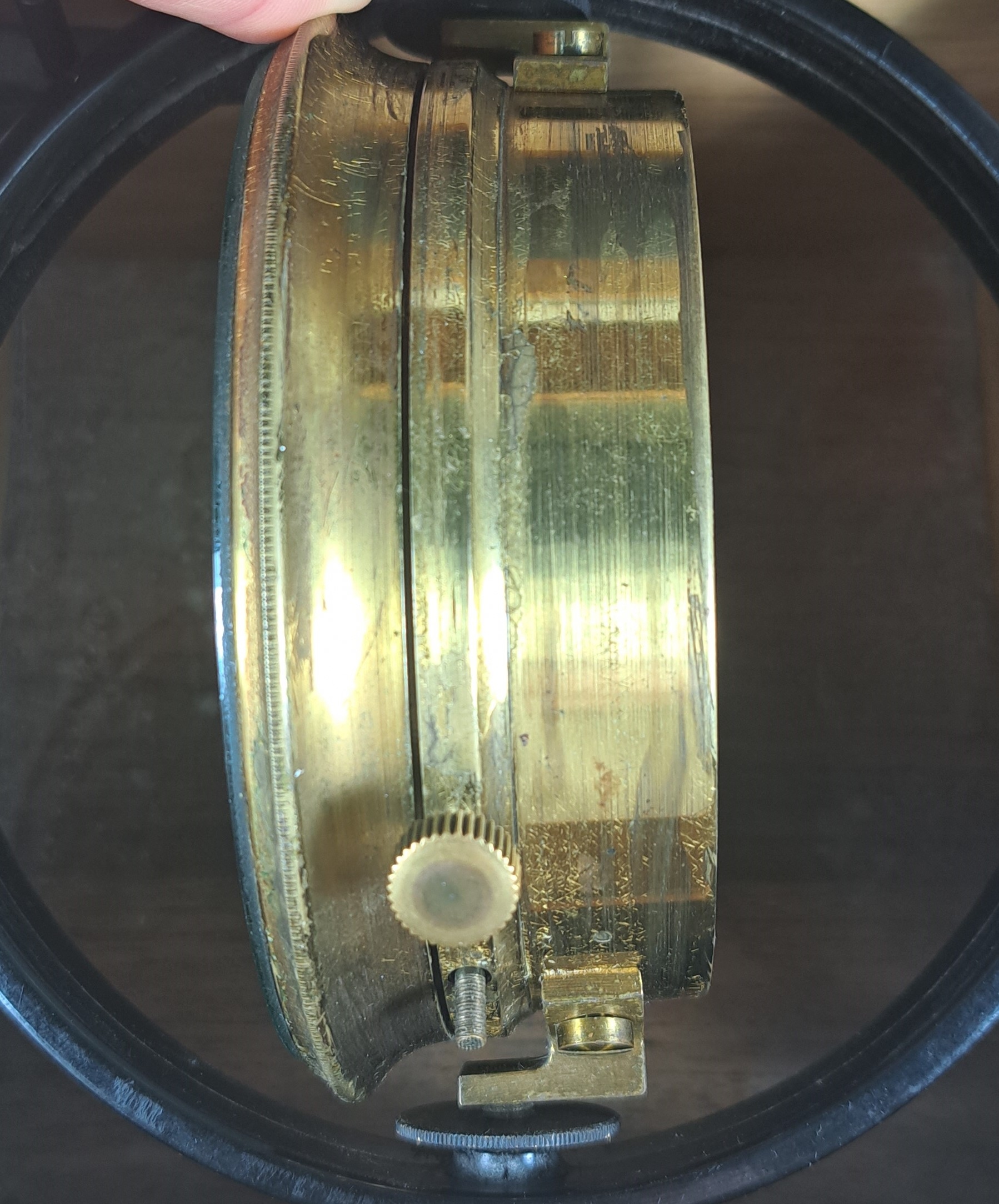 Detail m: Marinechronometer, Lange & Söhne, Glashütte, in doppeltem Holzkasten mit Lederriemen, Innendeckel verglast, Nr. 204 020 - B, seitlich eingelassene ...