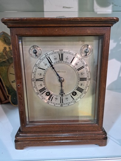 27023485a - Tischuhr mit Petite Sonnerie, Aird Thomson Glasgow, London, Mahagonigehäuse dreiseitig ...