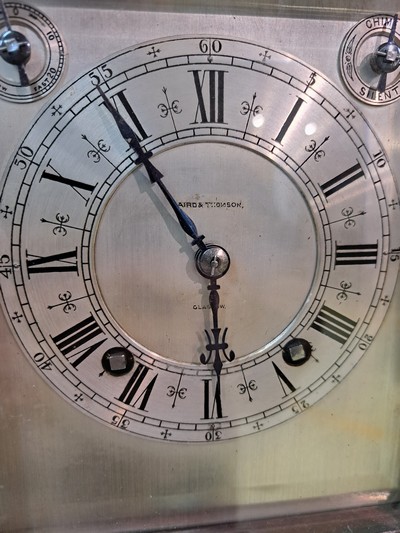 27023485b - Tischuhr mit Petite Sonnerie, Aird Thomson Glasgow, London, Mahagonigehäuse dreiseitig ...