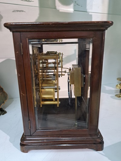 27023485e - Tischuhr mit Petite Sonnerie, Aird Thomson Glasgow, London, Mahagonigehäuse dreiseitig ...