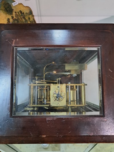 27023485f - Tischuhr mit Petite Sonnerie, Aird Thomson Glasgow, London, Mahagonigehäuse dreiseitig ...