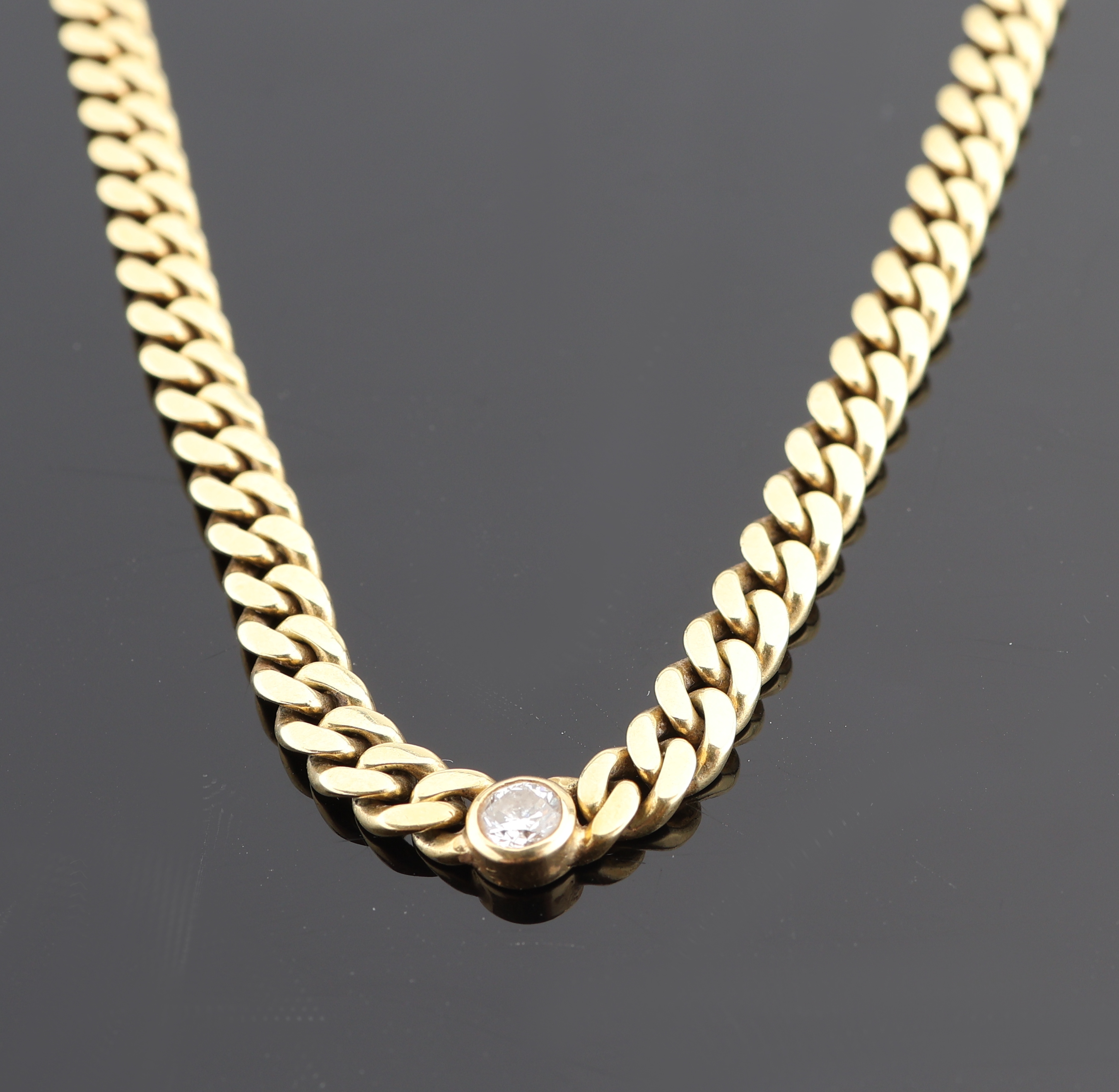 Detail a: 18 kt Gold Brillant-Collier, GG 750/000, Brillant ca. 0.15 ct Weiß/si, L. ca. 42 cm, Kastenschloss mit 2 Sicherheitsachten, ca. 34.5 g