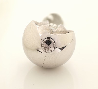 27023784c - 18 kt Gold JÖRG HEINZ Brillant-´Magic Pendant´, WG/GG 750/000, pol., Innenkugel ...