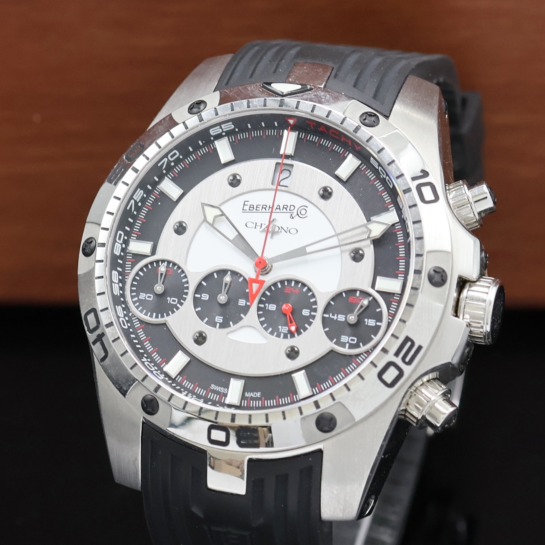 Detail a: EBERHARD & CO Chrono4 Geant Herrenchronograph Referenz 31060, Schweiz um 2010, Automatik, Edelstahlgeh. inkl. orig. Kautschukband m. Dornschl., Boden ...