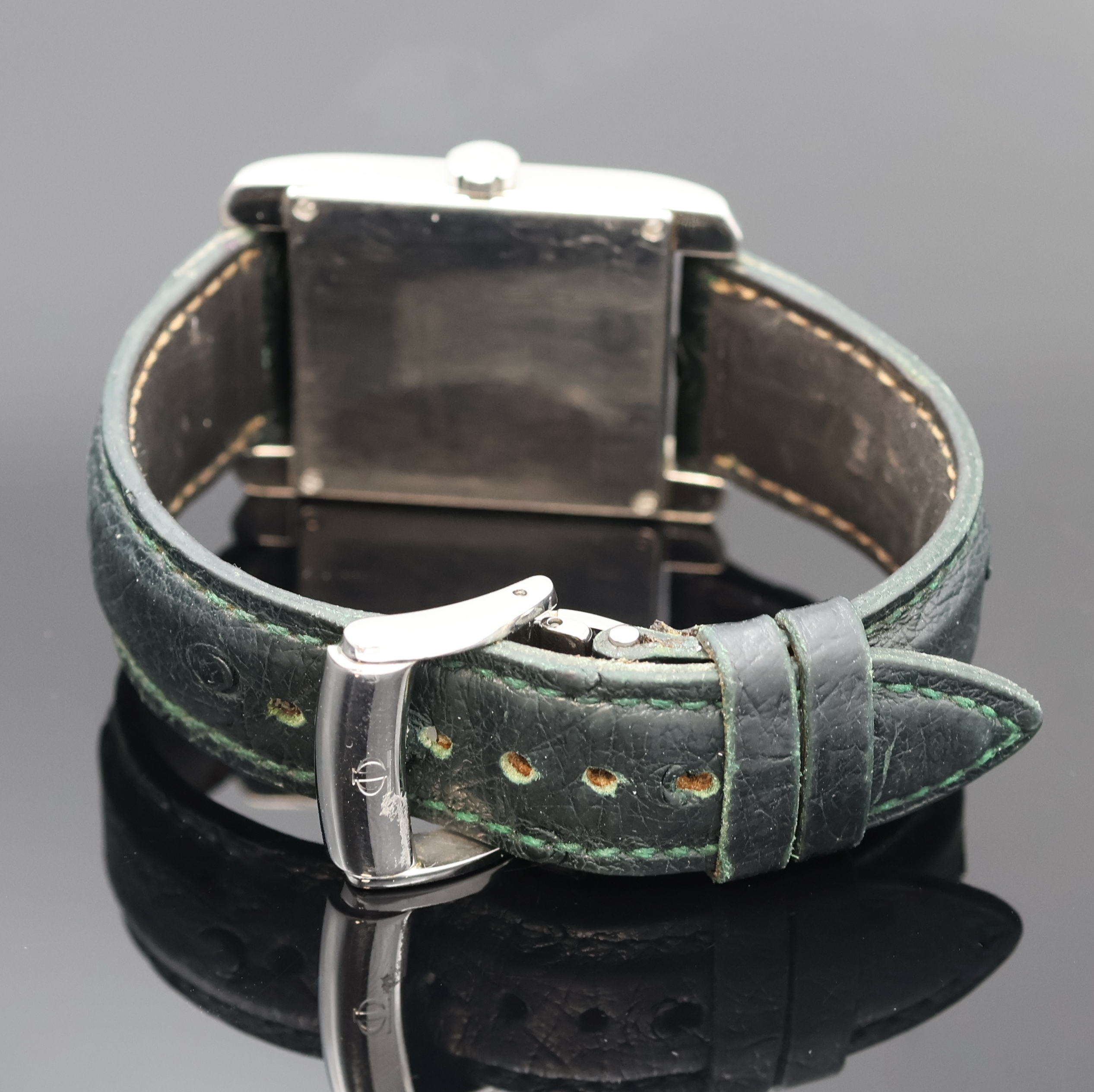Detail c: BAUME & MERCIER rechteckige Armbanduhr in Stahl, Schweiz um 2010, quartz, 4-fach verschr. Geh., Saphirglas, neutr. Lederband m. orig. Faltschl. in ...