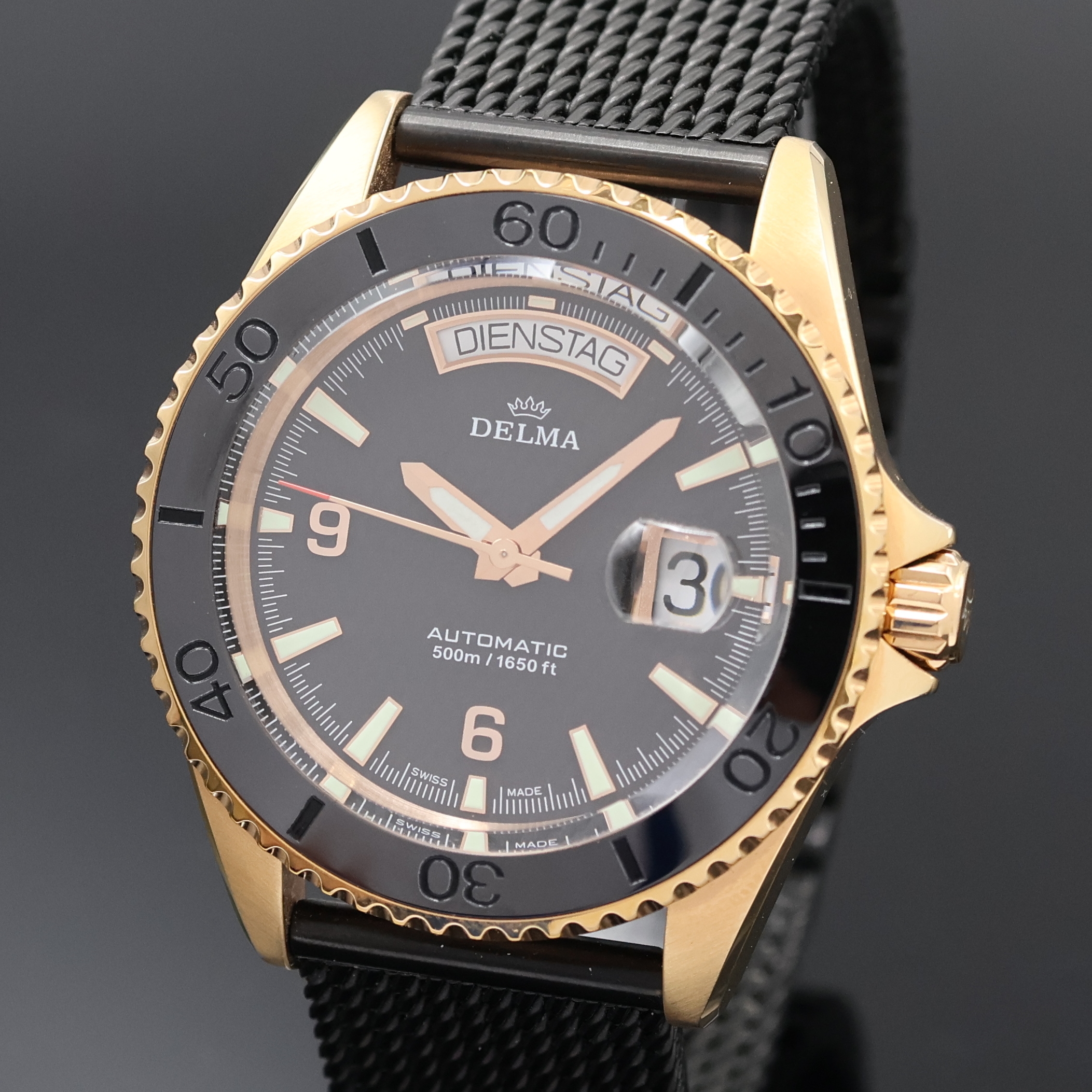Detail a: DELMA Santiago Day Date auf 100 Stück limitierte Herrenarmbanduhr Referenz 43801.696.6, Schweiz um 2019, Automatik, verg. Geh. beids. vergl., Boden ...