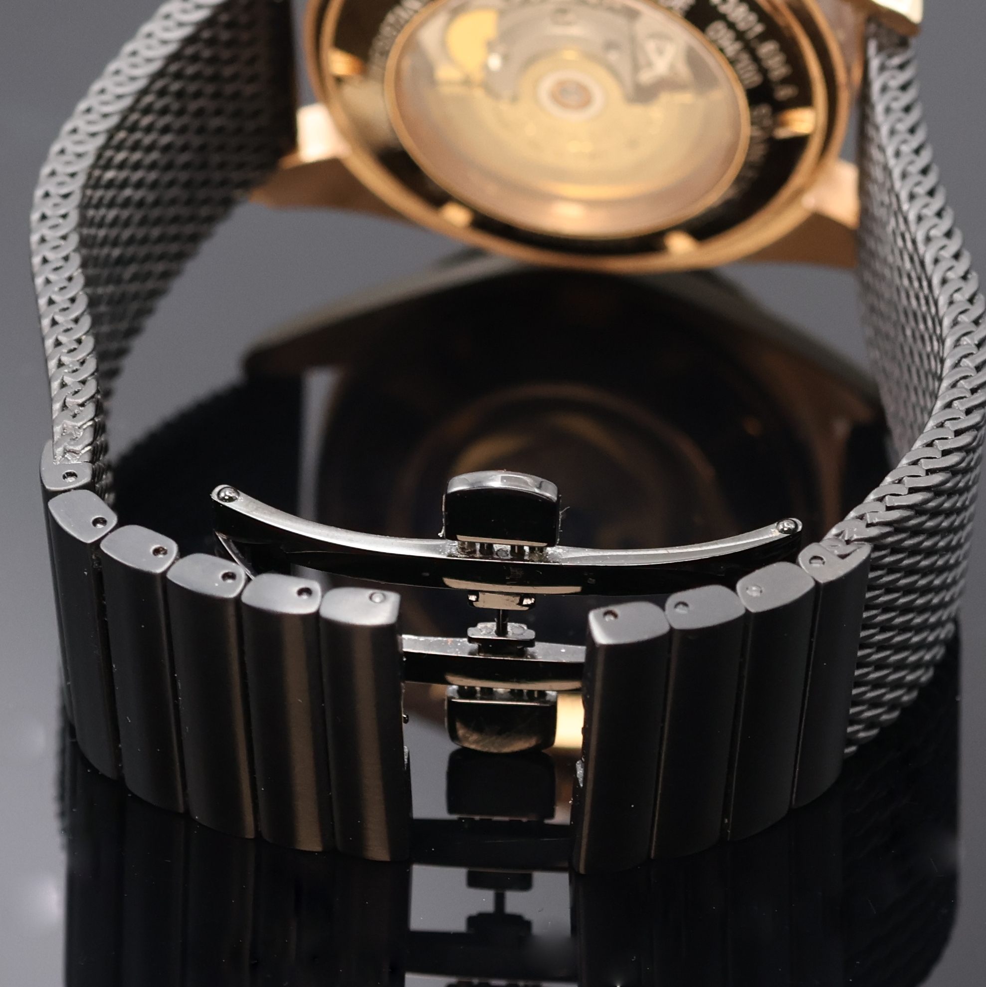 Detail b: DELMA Santiago Day Date auf 100 Stück limitierte Herrenarmbanduhr Referenz 43801.696.6, Schweiz um 2019, Automatik, verg. Geh. beids. vergl., Boden ...