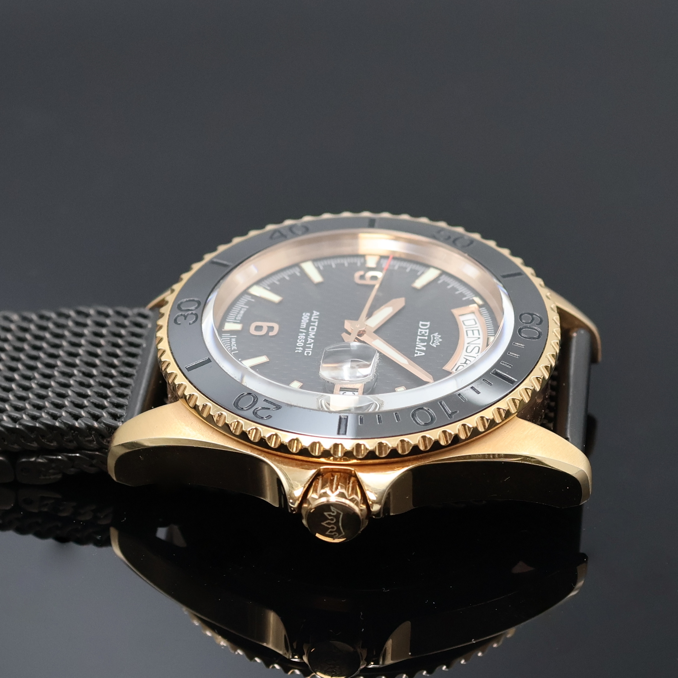 Detail c: DELMA Santiago Day Date auf 100 Stück limitierte Herrenarmbanduhr Referenz 43801.696.6, Schweiz um 2019, Automatik, verg. Geh. beids. vergl., Boden ...