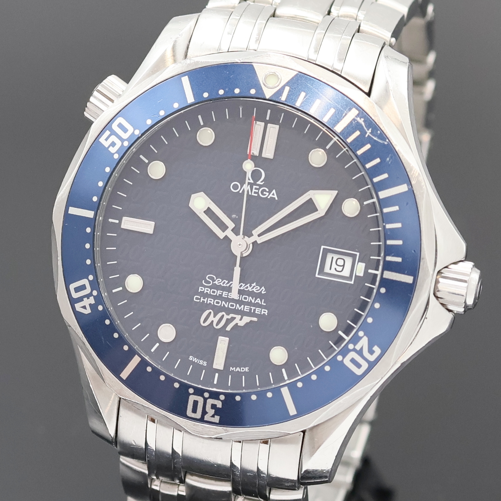 Detail a: OMEGA Seamaster Professional Chronometer 007 limitierte Herrenarmbanduhr zum 40 Jährigen James Bond Jubiläum Referenz 168.1626, Schweiz um 2002, ...