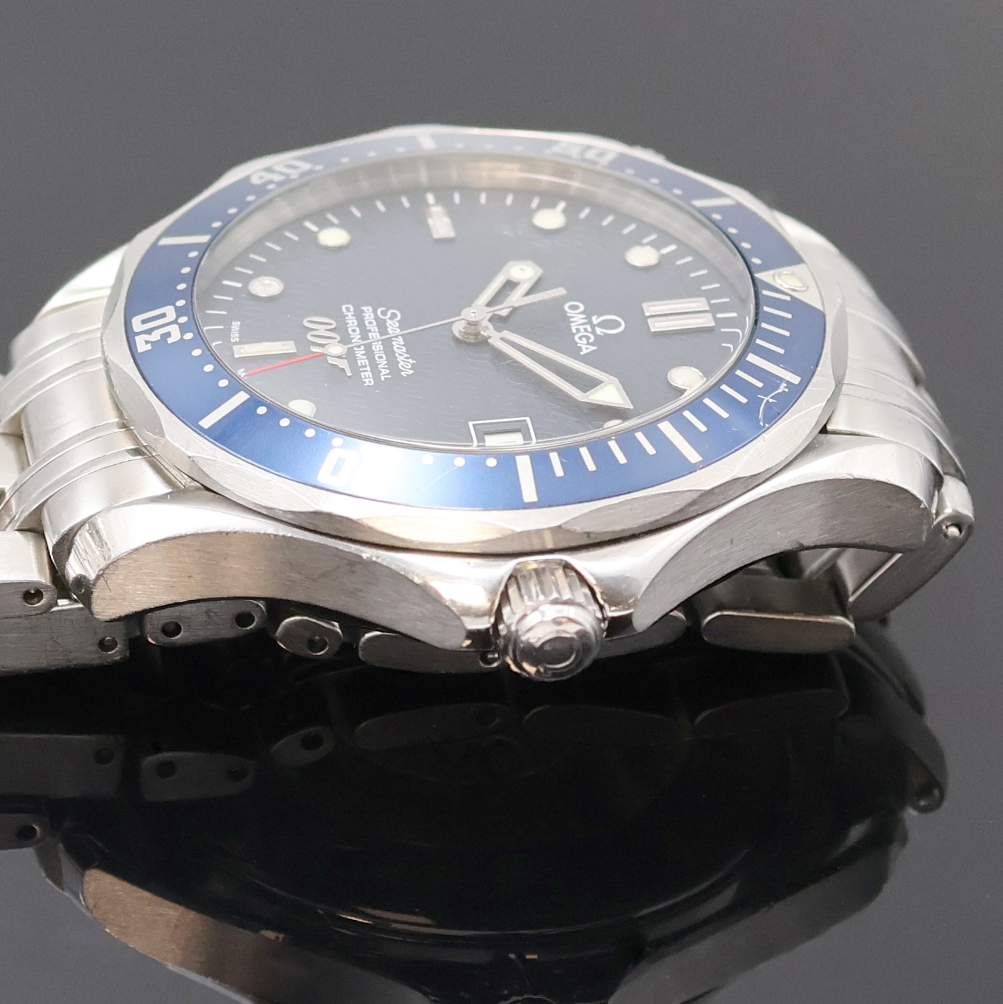 Detail c: OMEGA Seamaster Professional Chronometer 007 limitierte Herrenarmbanduhr zum 40 Jährigen James Bond Jubiläum Referenz 168.1626, Schweiz um 2002, ...