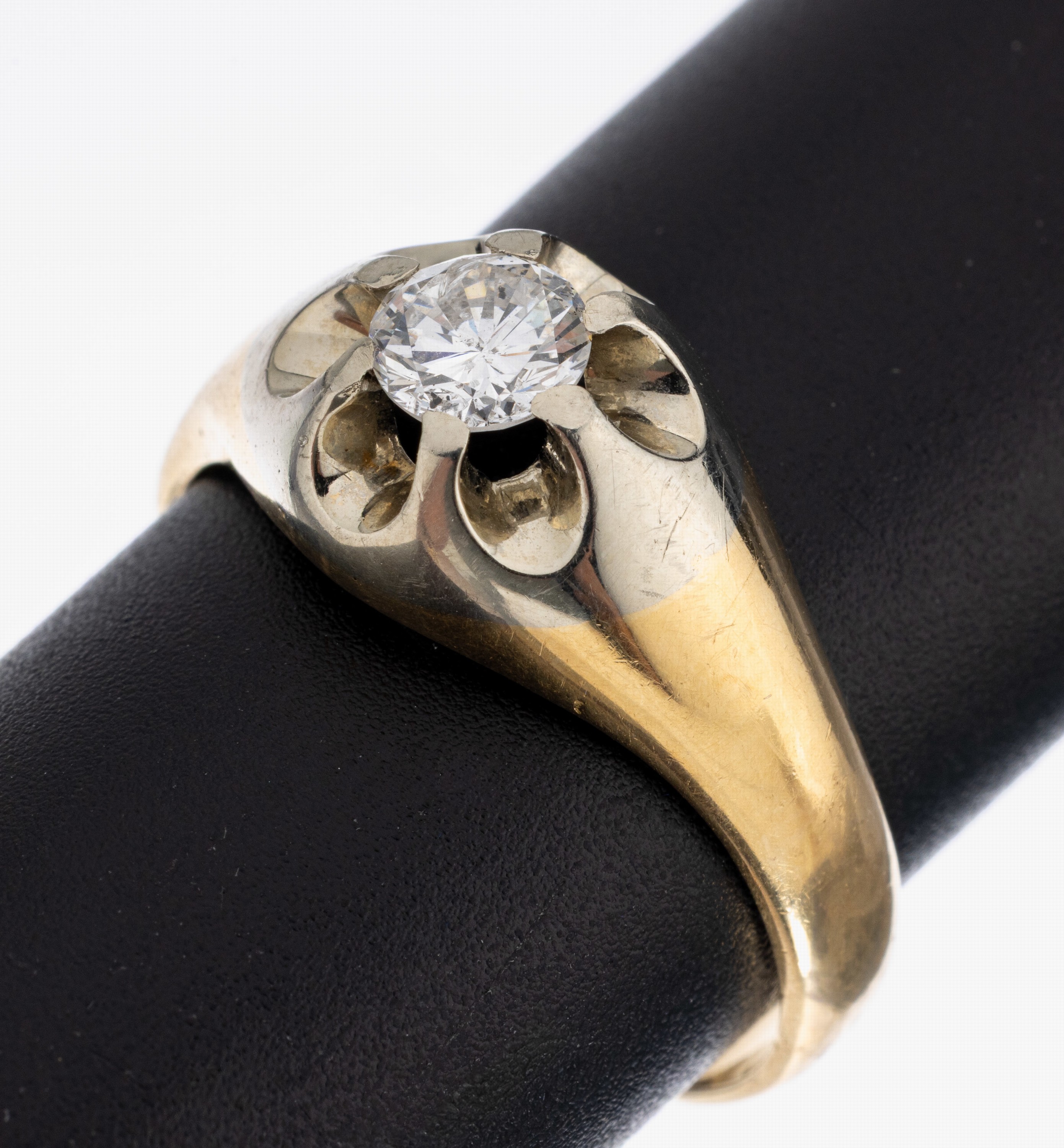 Image 27023987 - 18 kt Gold Brillant-Ring, GG/WG 750/000, inWG gefasster Brillant ca. 0.60 ct Weiß/p1, ...