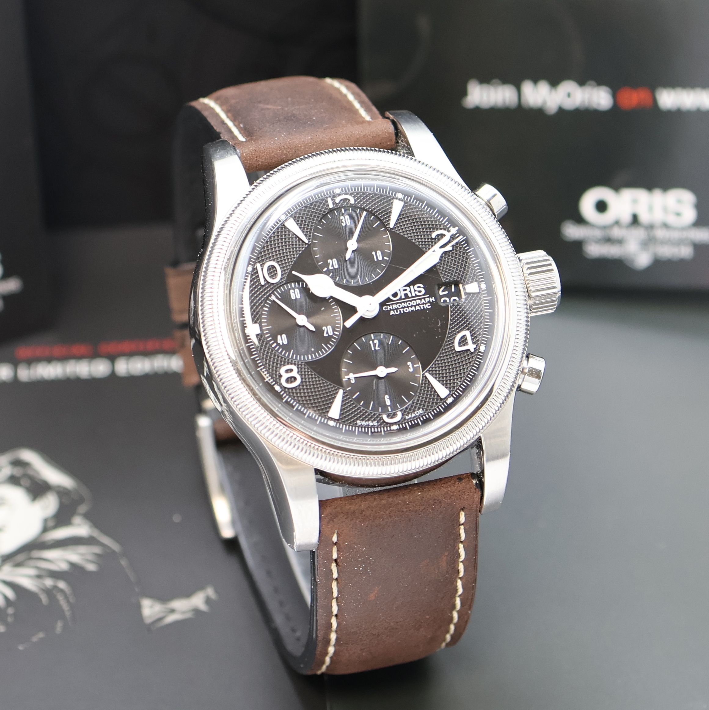 Detail b: ORIS auf 300 Stück limitierte Armbandchronograph Oskar Bider Referenz 7567, Schweiz um 2013, Automatik, 100 Jahre Alpenflug 13. Juli 1913, ...