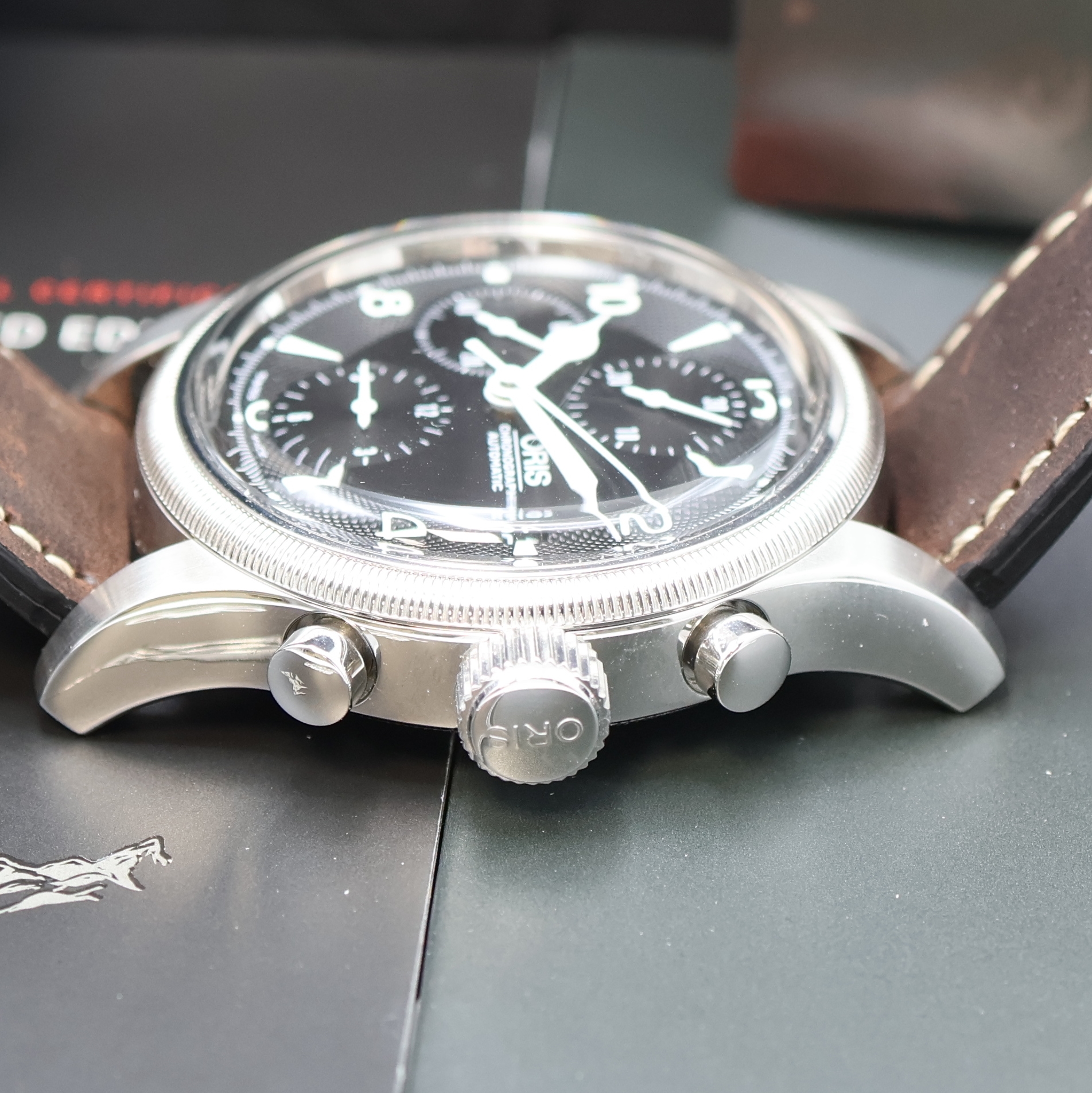 Detail d: ORIS auf 300 Stück limitierte Armbandchronograph Oskar Bider Referenz 7567, Schweiz um 2013, Automatik, 100 Jahre Alpenflug 13. Juli 1913, ...