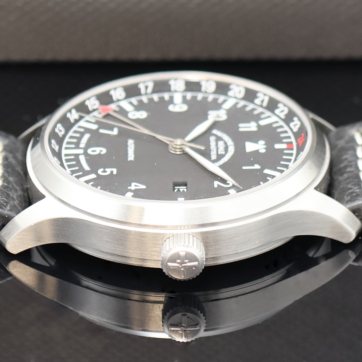 Detail d: NAUTISCHE INSTRUMENTE MÜHLE GLASHÜTTE Herrenarmbanduhr Referenz M1-37-90, Deutschland um 2015, Automatik, beids. vergl. Edelstahlgeh. inkl. orig. ...