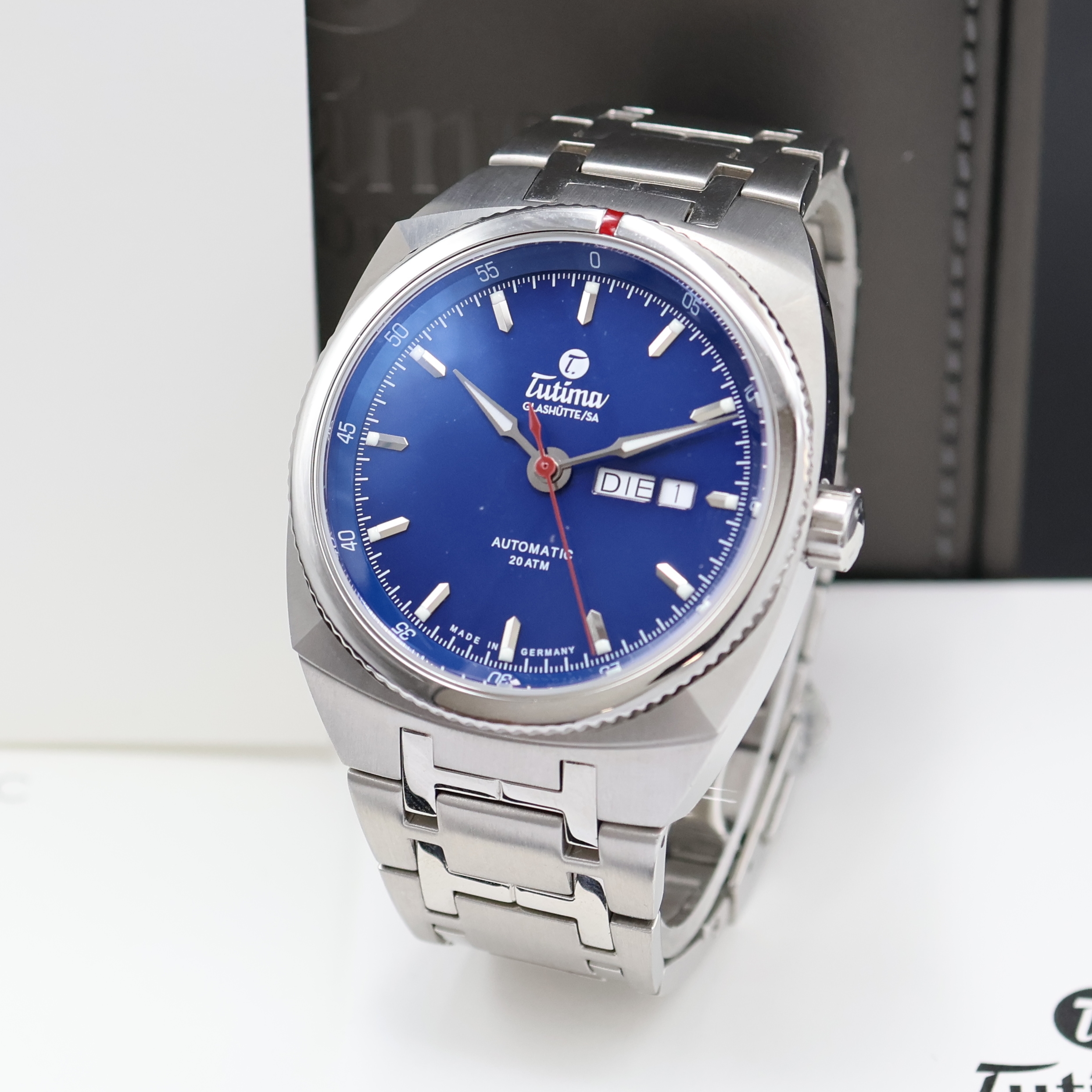 Image 27024013 - TUTIMA Saxon One Herrenarmbanduhr Referenz 6120, Deutschland verk. lt. beil. Zertifikat ...