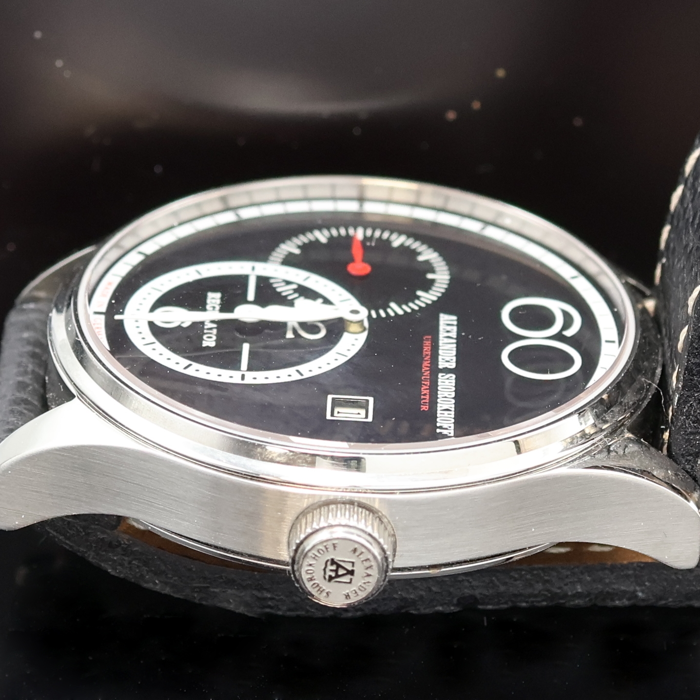 Detail d: ALEXANDER SHOROKHOFF Regulateur Herrenarmbanduhr in Stahl, Deutschland um 2015, Handaufzug, beids. vergl. Geh. m. orig. Lederband m. Faltschl., Boden ...