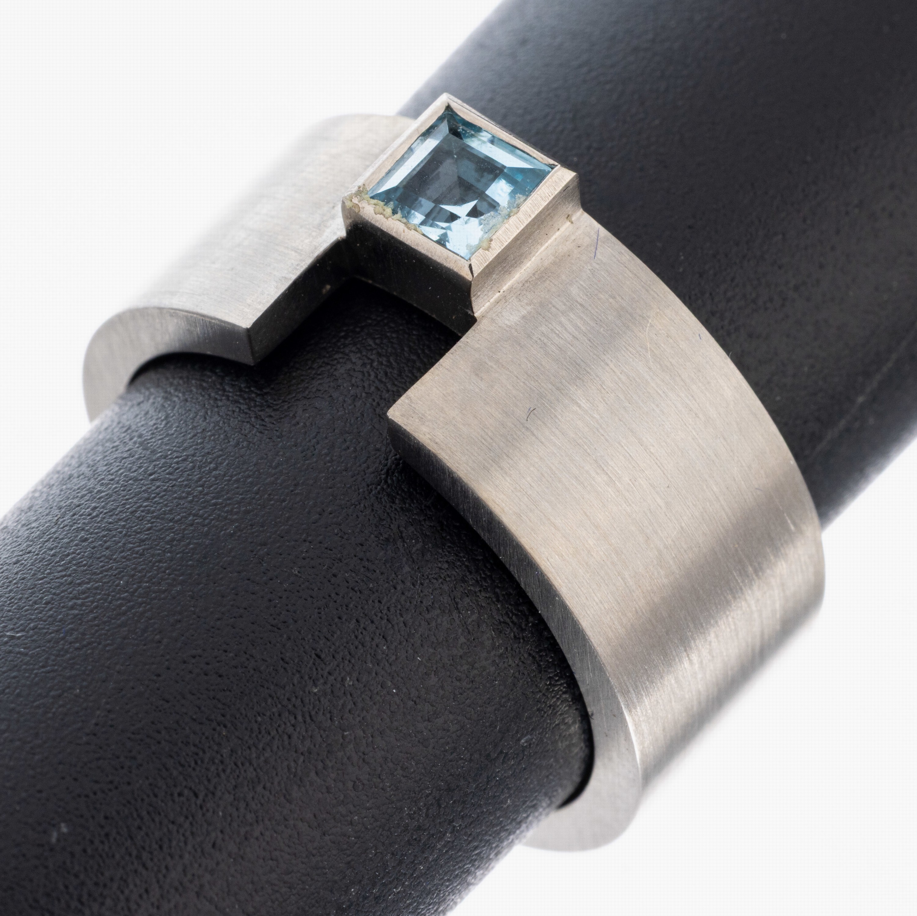 Image 27024050 - Palladium Topas-Ring, Pd 950/000, mattiert,Topas-Carree (beh.) ca. 0.25 ct, RW 55, ca. ...