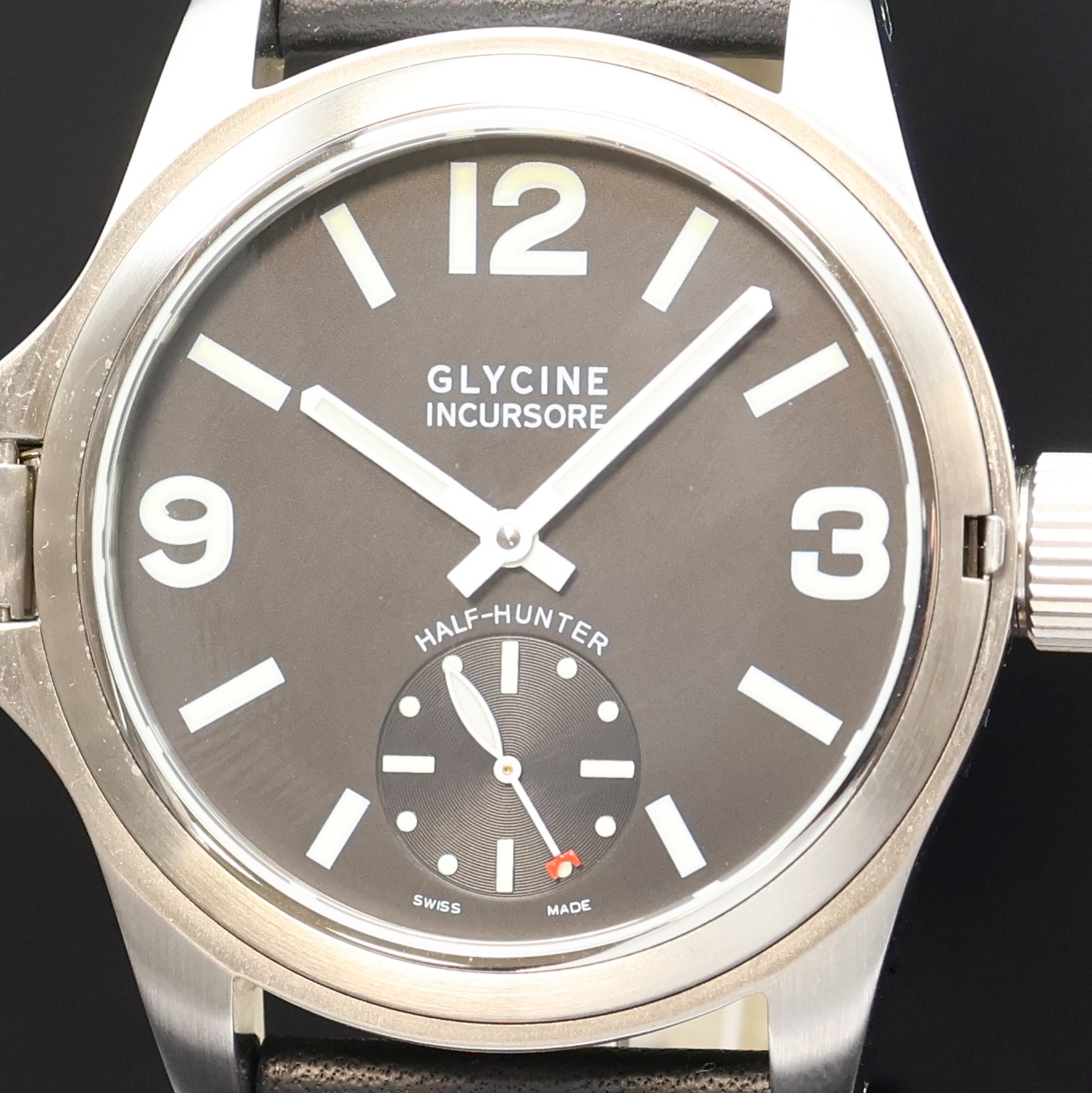 Detail a: GLYCINE Incursore Half Hunter auf 999 Stück limitierte Armbanduhr Referenz 3843, Schweiz um 2010, Handaufzug, beids. vergl. Edelstahlgeh., orig. ...
