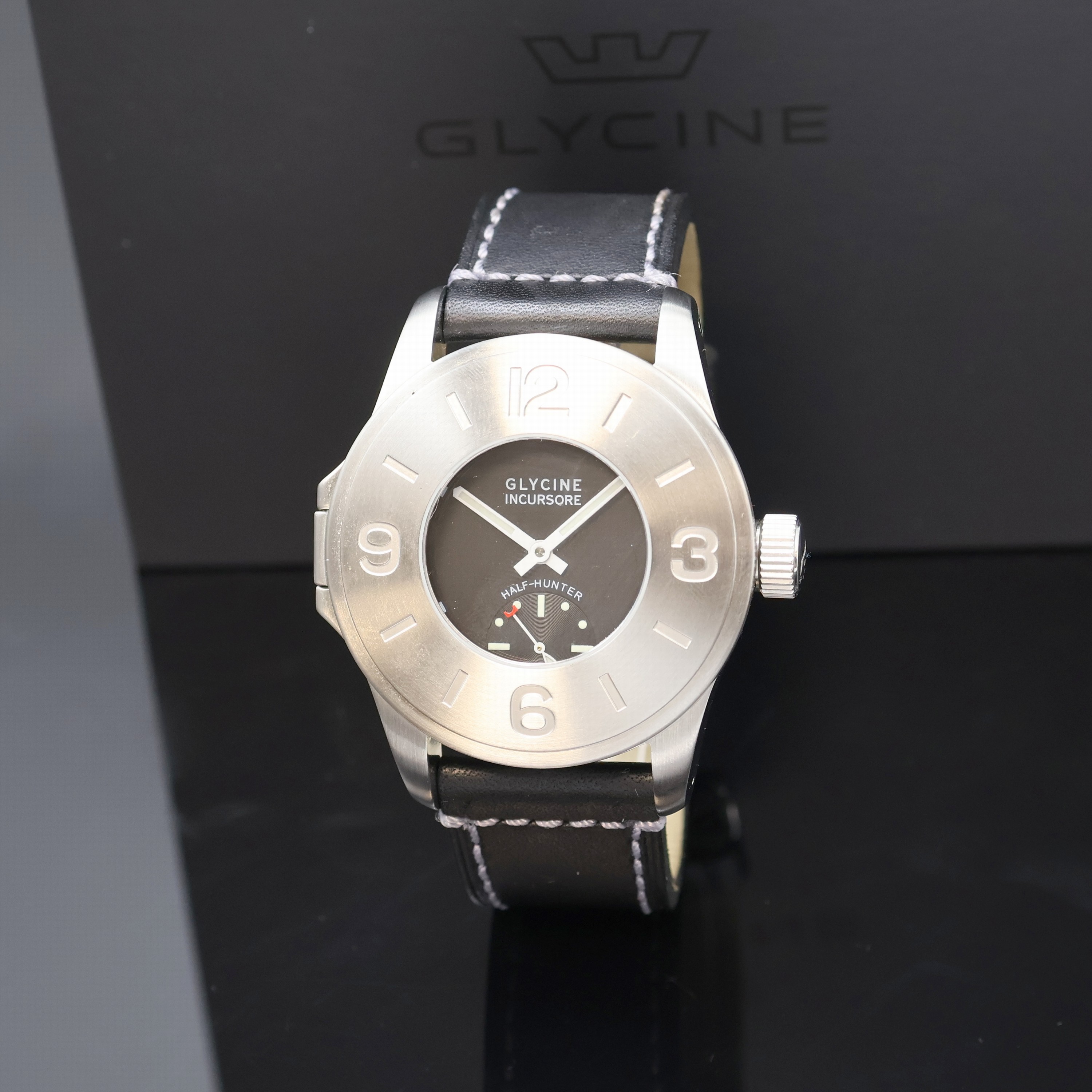 Detail b: GLYCINE Incursore Half Hunter auf 999 Stück limitierte Armbanduhr Referenz 3843, Schweiz um 2010, Handaufzug, beids. vergl. Edelstahlgeh., orig. ...