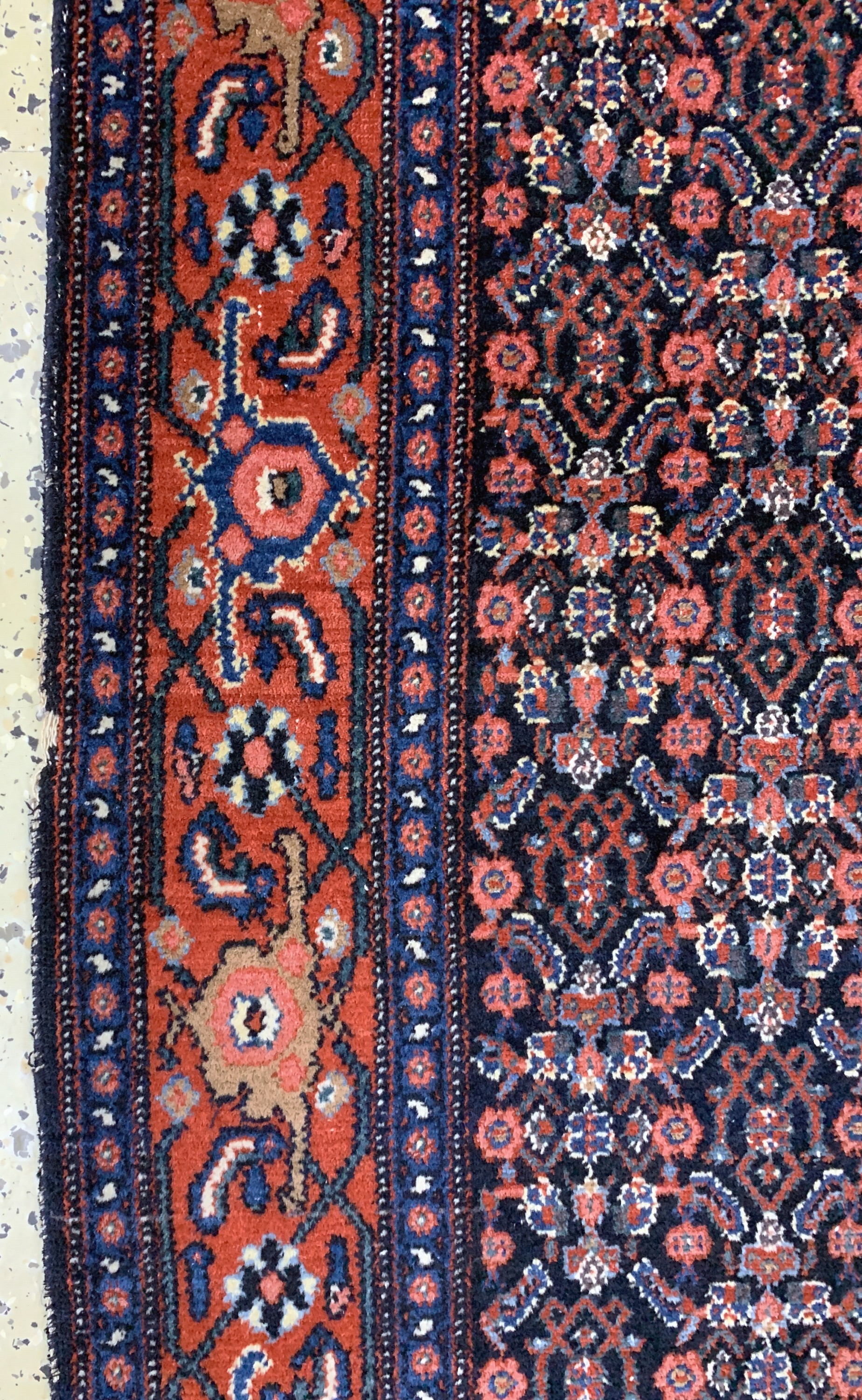 Detail b: Senneh antik, Persien, um 1900, Wolle auf Baumwolle, ca. 206 x 132 cm, EHZ: 2, (leicht beschädigt)