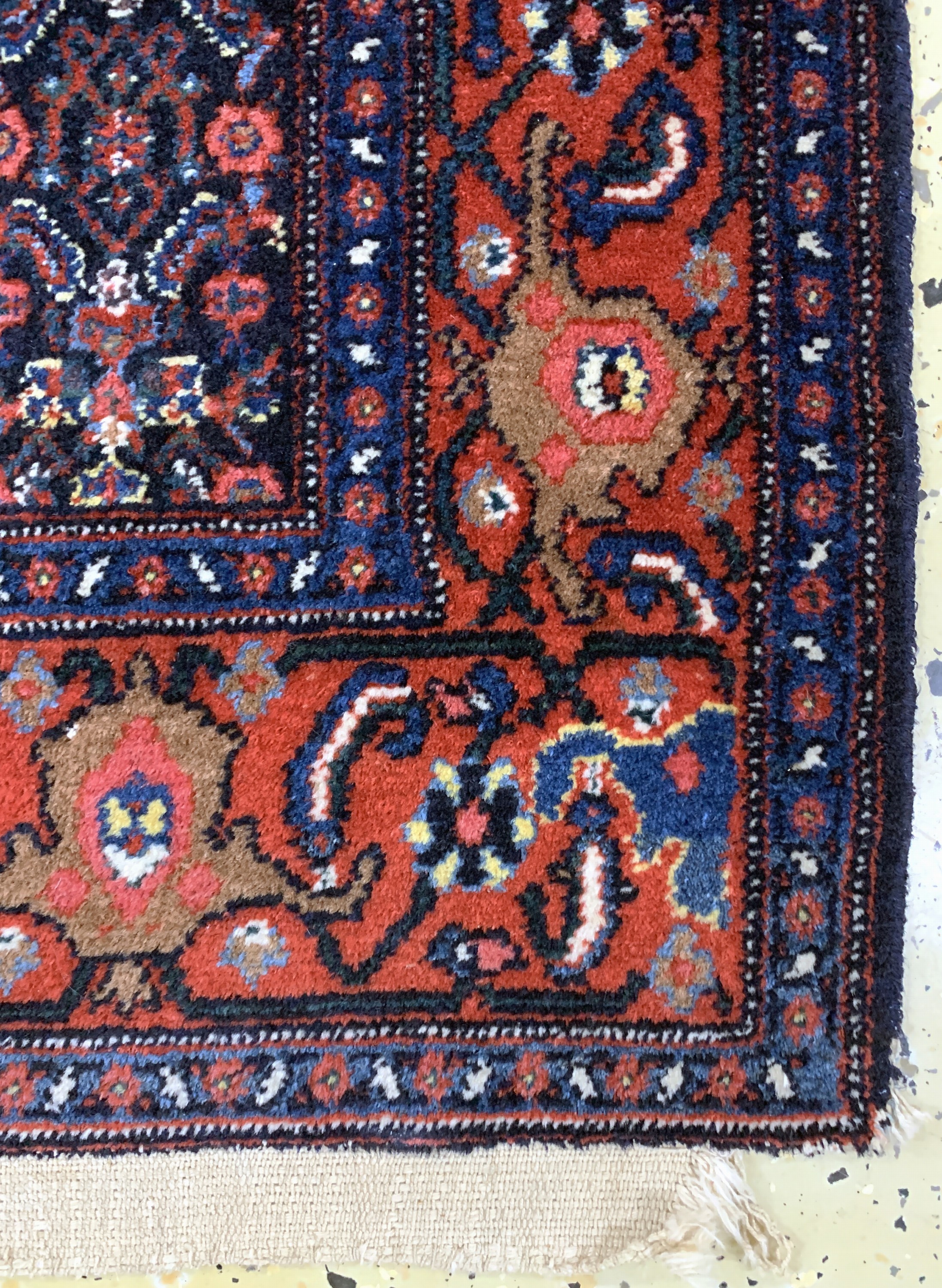 Detail d: Senneh antik, Persien, um 1900, Wolle auf Baumwolle, ca. 206 x 132 cm, EHZ: 2, (leicht beschädigt)