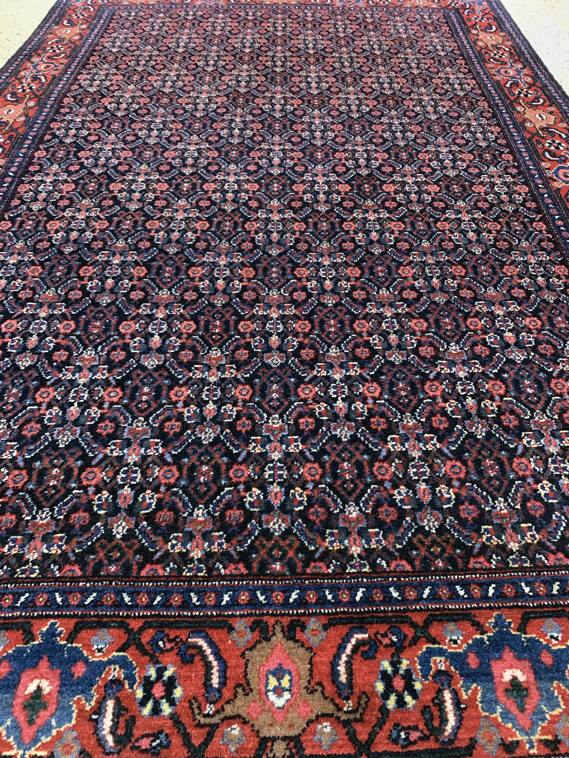 Detail e: Senneh antik, Persien, um 1900, Wolle auf Baumwolle, ca. 206 x 132 cm, EHZ: 2, (leicht beschädigt)