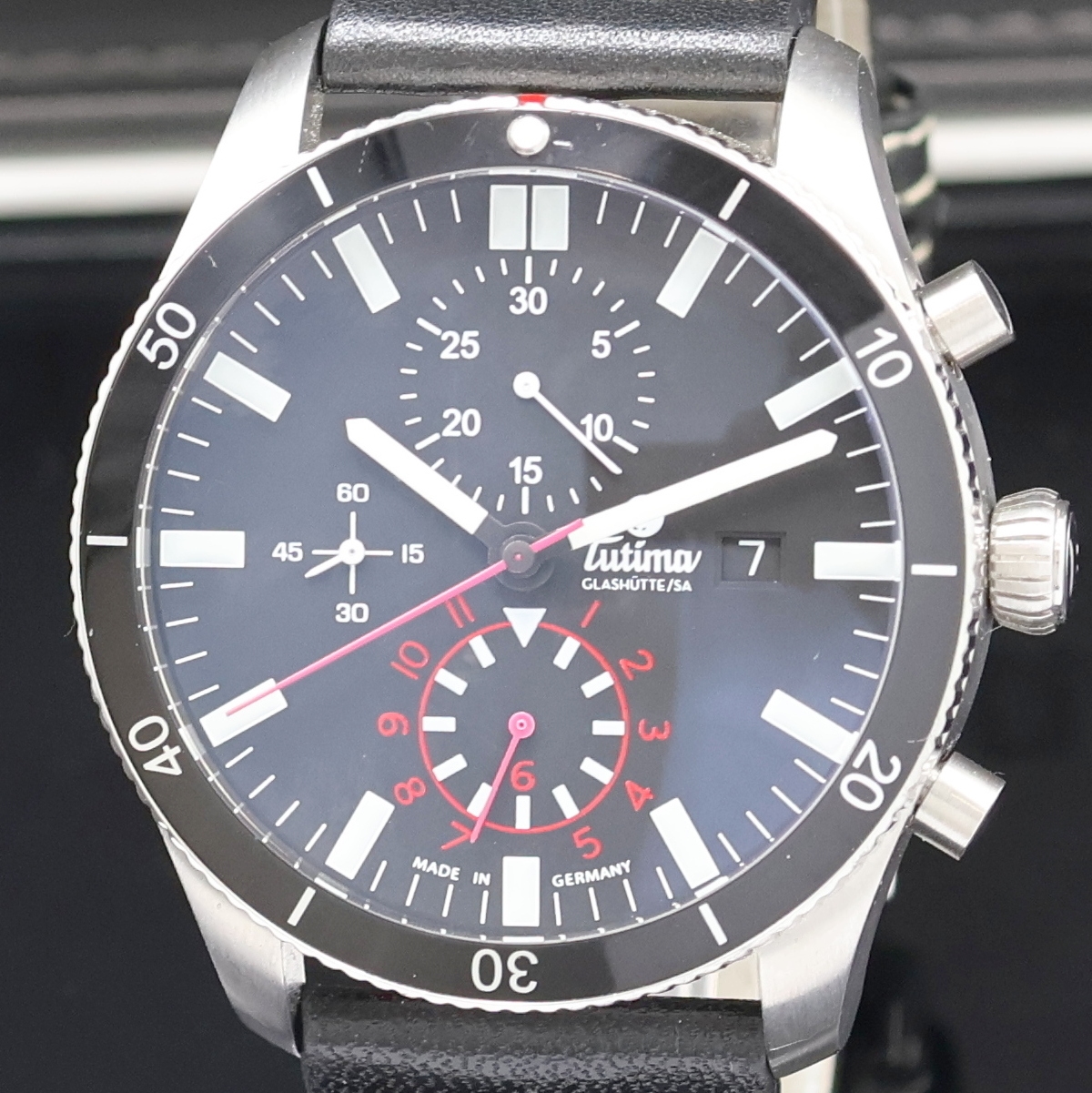 Detail a: TUTIMA Grand Flieger Armbandchronometer mit Chronograph in Stahl, Deutschland um 2015, Automatik, beids. vergl. Geh. m. orig. Lederband m. Faltschl., ...
