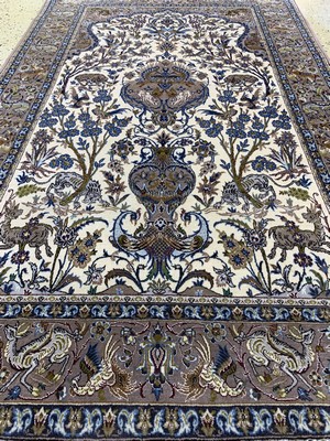 27024064d - Esfahan fein, Persien, Mitte 20.Jhd, Korkwolle mit und auf Seide, ca. 180 x 110 cm,ca. ...