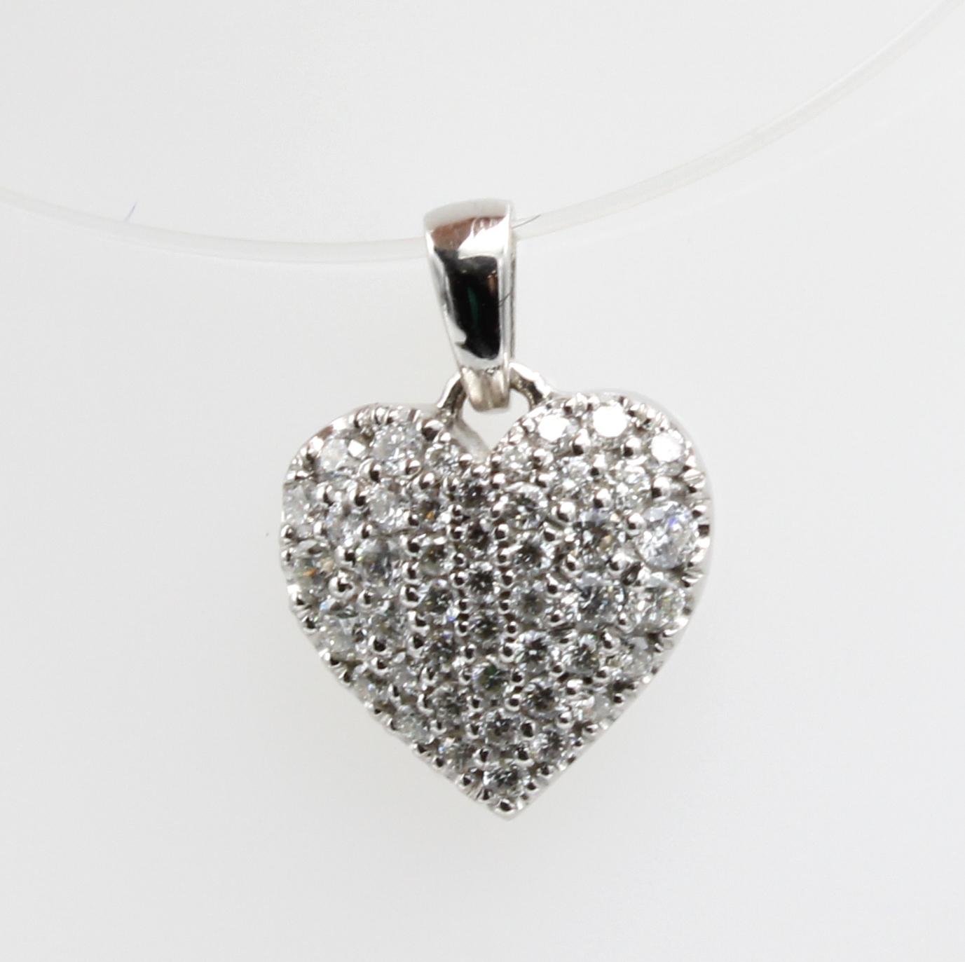 Image 27024105 - Herzanhänger mit Brillanten, WG 585/000, Brill. zus. ca. 0.30 ct Weiß/p Schätzpreis: ...