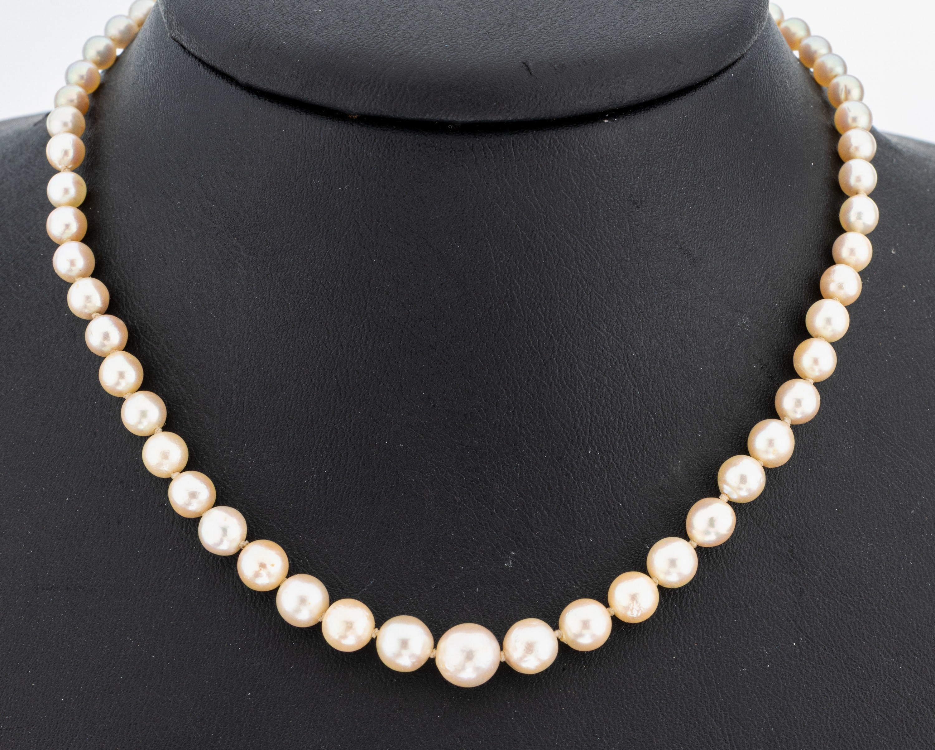 Perl-Collier mit 14 kt Gold Schließe, GG/WG585/000, Zuchtperlen im Verlauf, D. ca. 3-7.3 mm, Steckschließe, L. ca. 51 cm