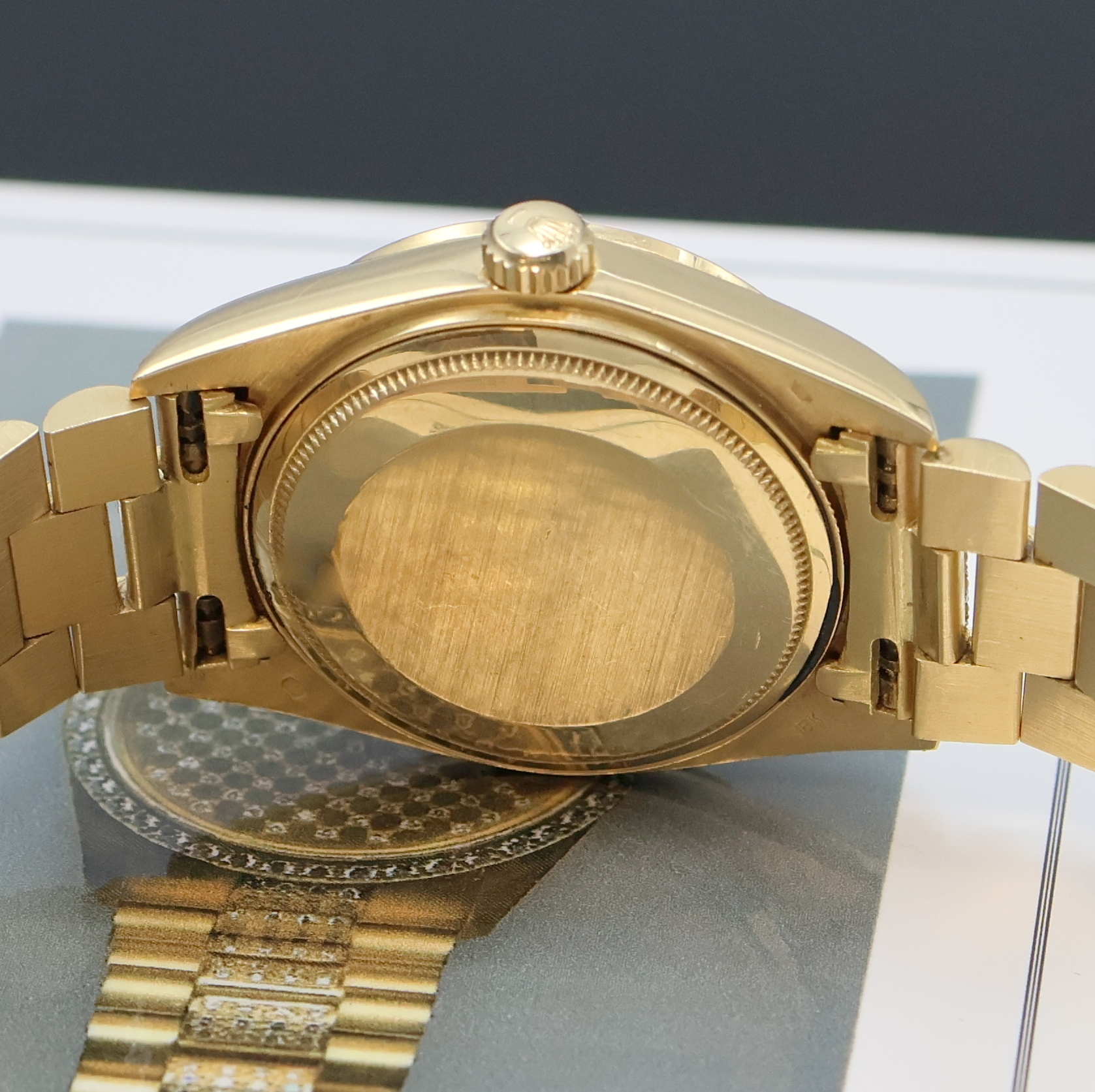 Detail e: ROLEX Oyster Perpetual Day-Date Herrenarmbanduhr in GG 750/000 Referenz 18038, Schweiz um 2000, Chronometer der Superlative, Präsidentband und ...