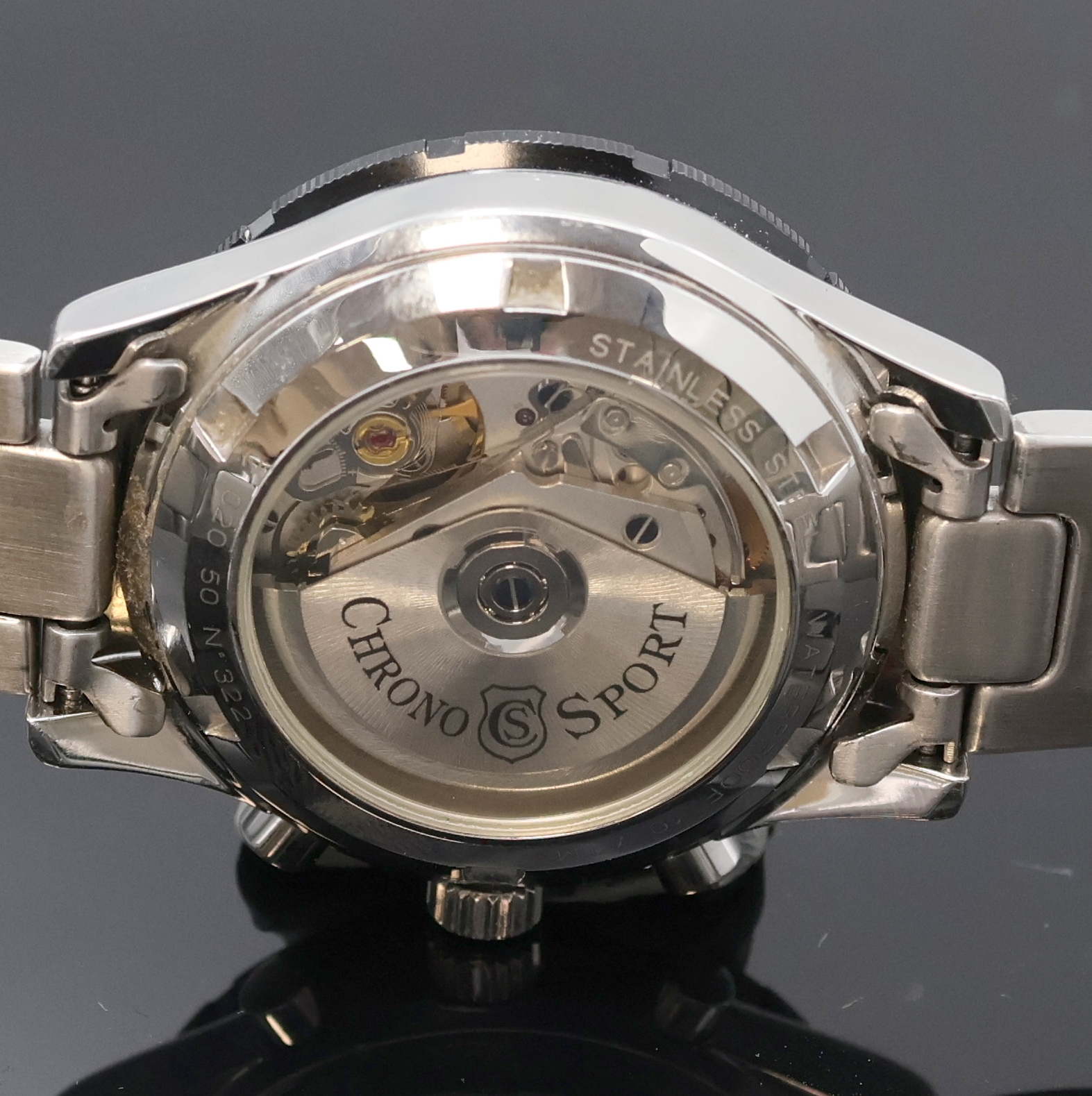 Detail d: CHRONOSPORT Armbandchronograph in Stahl, Schweiz um 2005, Automatik, beids. vergl. Geh., Boden u. Krone verschr., neutr. Stahlband m. Faltschl., ...