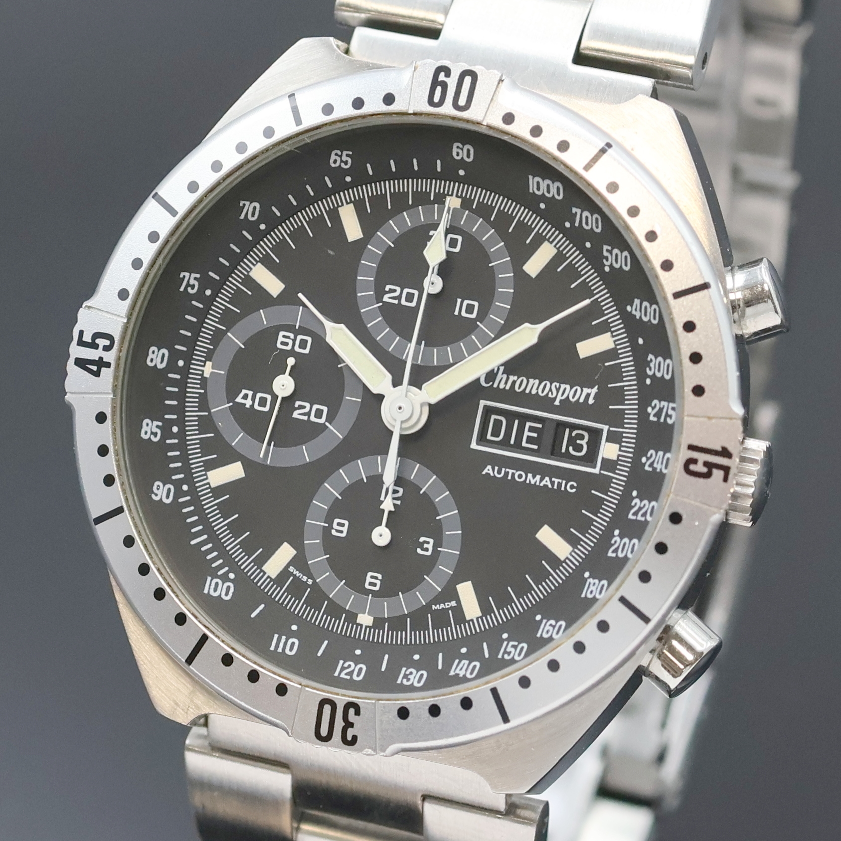 Detail a: CHRONOSPORT Armbandchronograph in Stahl, Schweiz um 2005, Automatik, Boden verschr., orig. Stahlband m. Faltschl., drehb. Lünette m. 60er-Teilung, ...