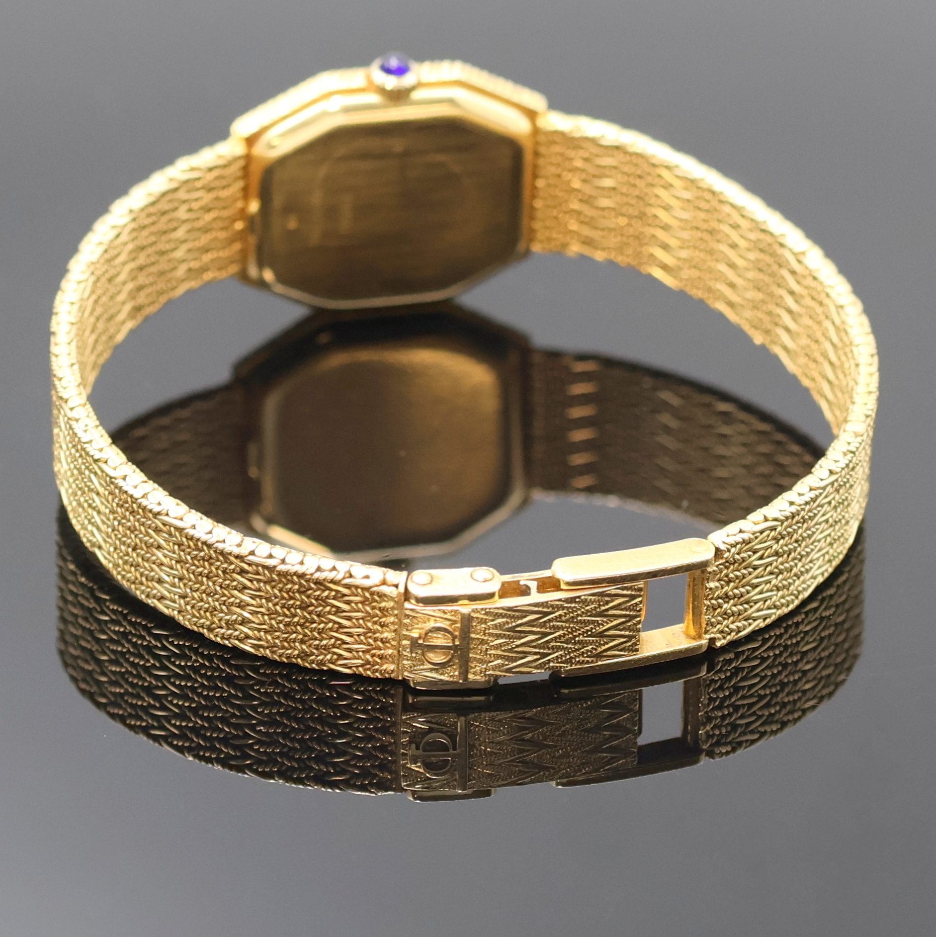 Detail b: BAUME & MERCIER Damenarmbanduhr in GG 750/000, Schweiz um 1970, quarz, Boden aufgedr., orig. Goldband, Schmuckkrone, gold. Zifferbl. m. gold. ...