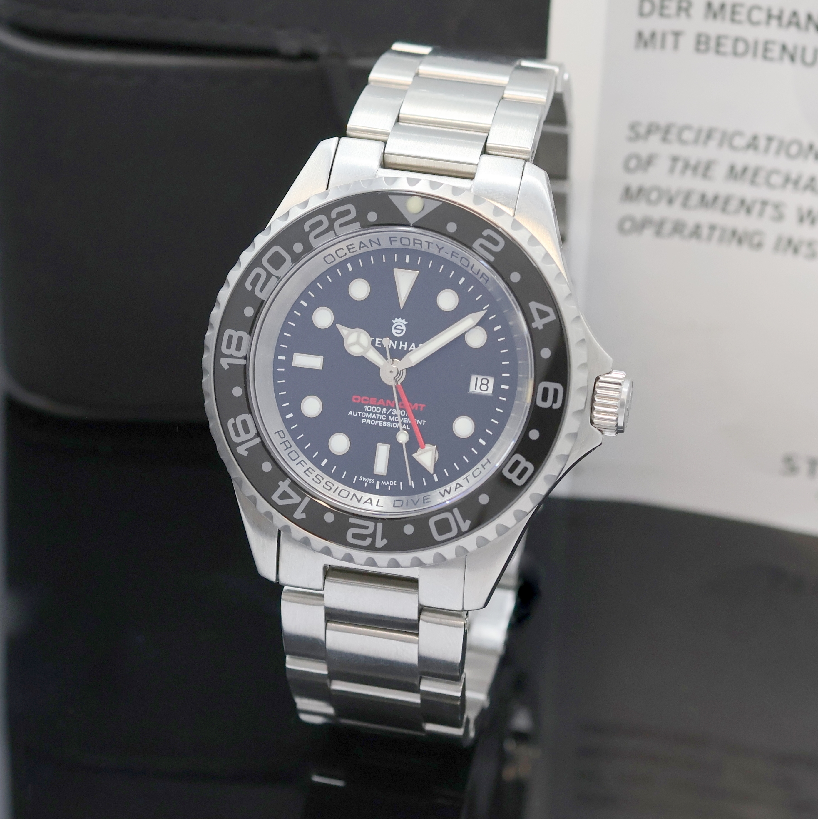 Image 27024531 - STEINHART Ocean GMT Herrenarmbanduhr in Stahl, Schweiz um 2011, Automatik, Boden u. ...