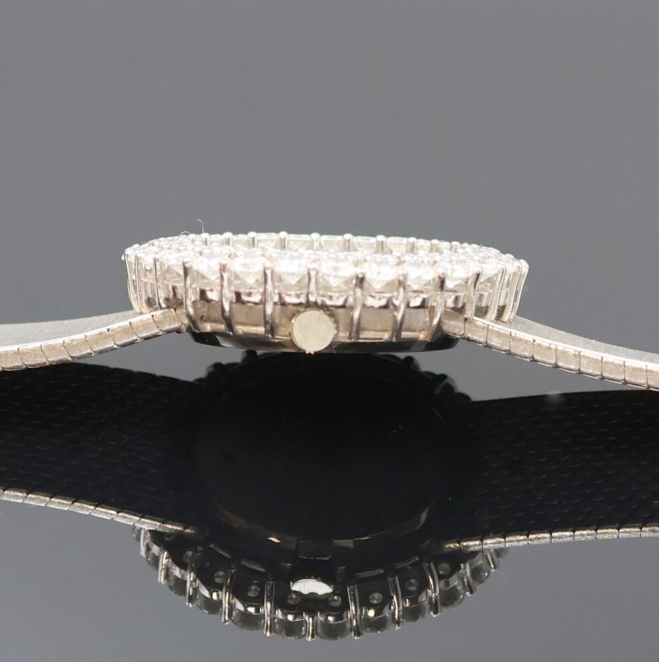 Detail c: AUDEMARS PIGUET Damenarmbanduhr in WG 750/000 mit Brillanten, Schweiz verk. lt. beil. Rechnung 09/1998, Handaufzug, Boden aufgedr., Goldband, ...