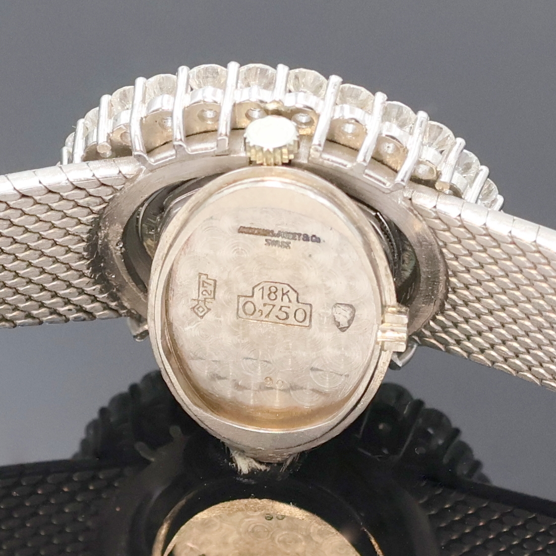 Detail f: AUDEMARS PIGUET Damenarmbanduhr in WG 750/000 mit Brillanten, Schweiz verk. lt. beil. Rechnung 09/1998, Handaufzug, Boden aufgedr., Goldband, ...