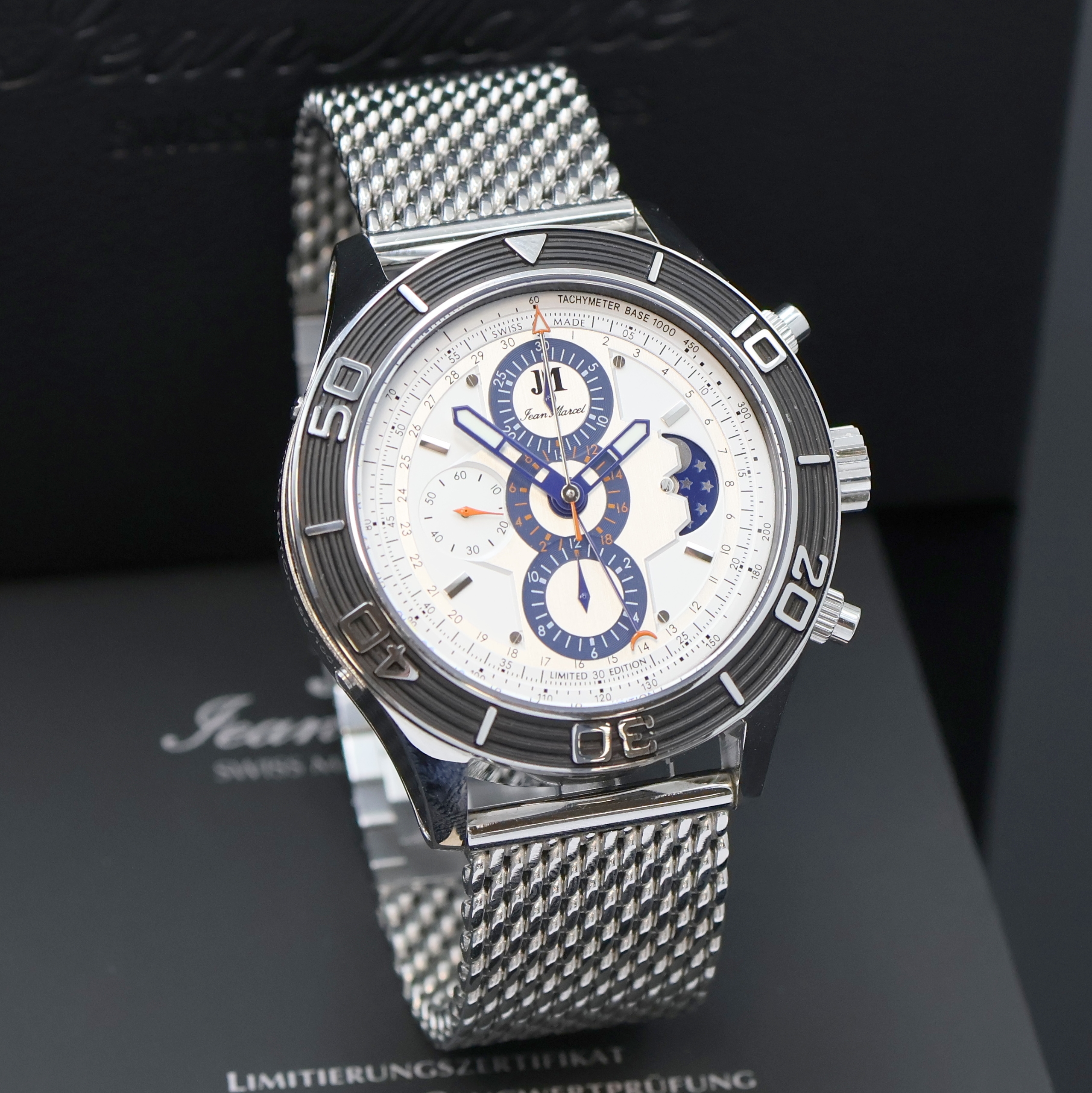Detail b: JEAN MARCEL Mythos auf 100 Stück limitierter Armbandchronograph in Stahl/Carbon Referenz 60.288, Schweiz um 2010, Automatik, beids. vergl. Geh., ...