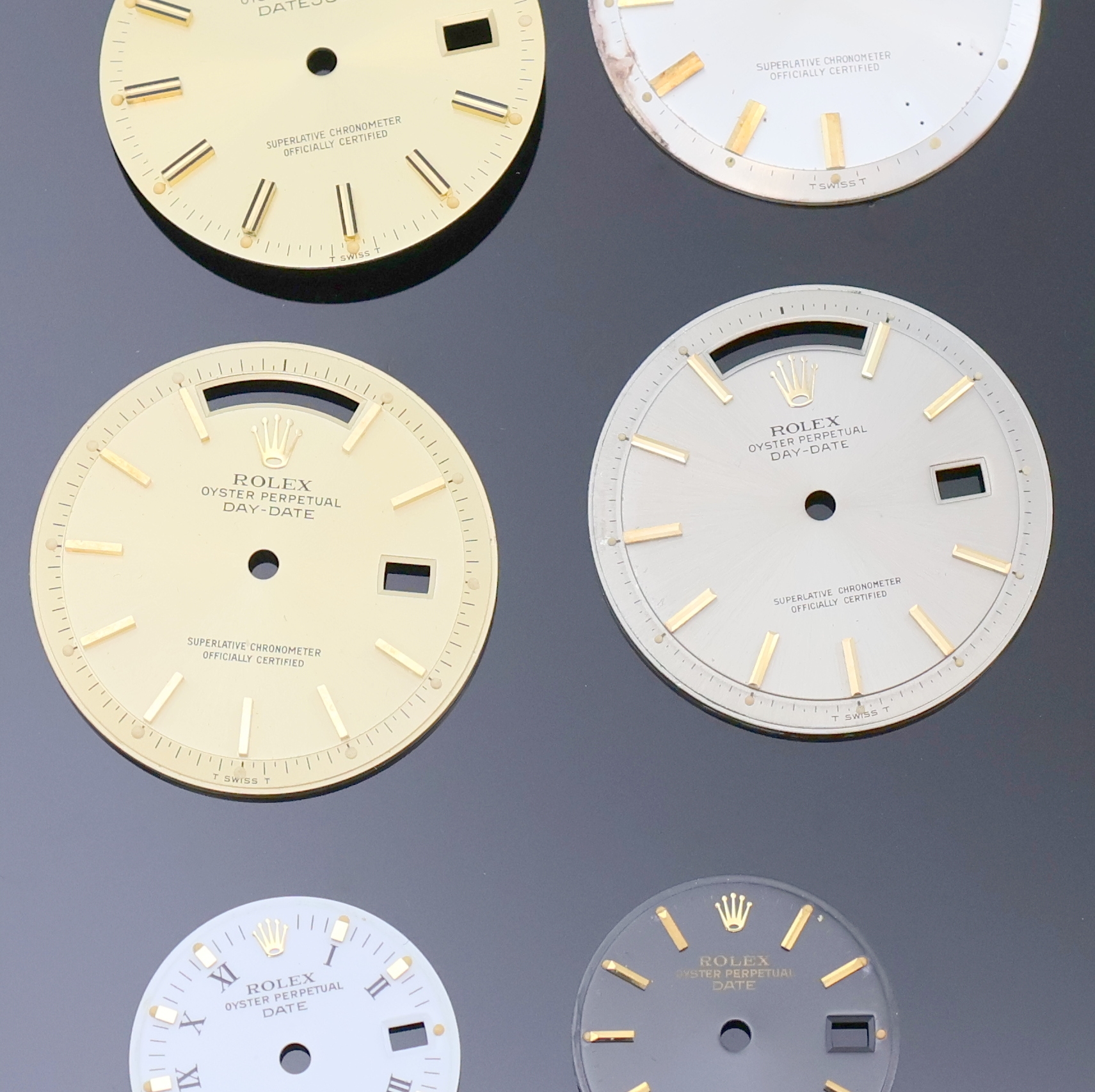 Detail b: ROLEX 6 Ziffernblätter, 2 x f. Day-Date, D. beide ca. 28,5 mm, 2 x f. Datejust, D. ca. 28 u. 28,5 mm, 2 x Date, D. beide ca. 20 mm, davon 5 x ...