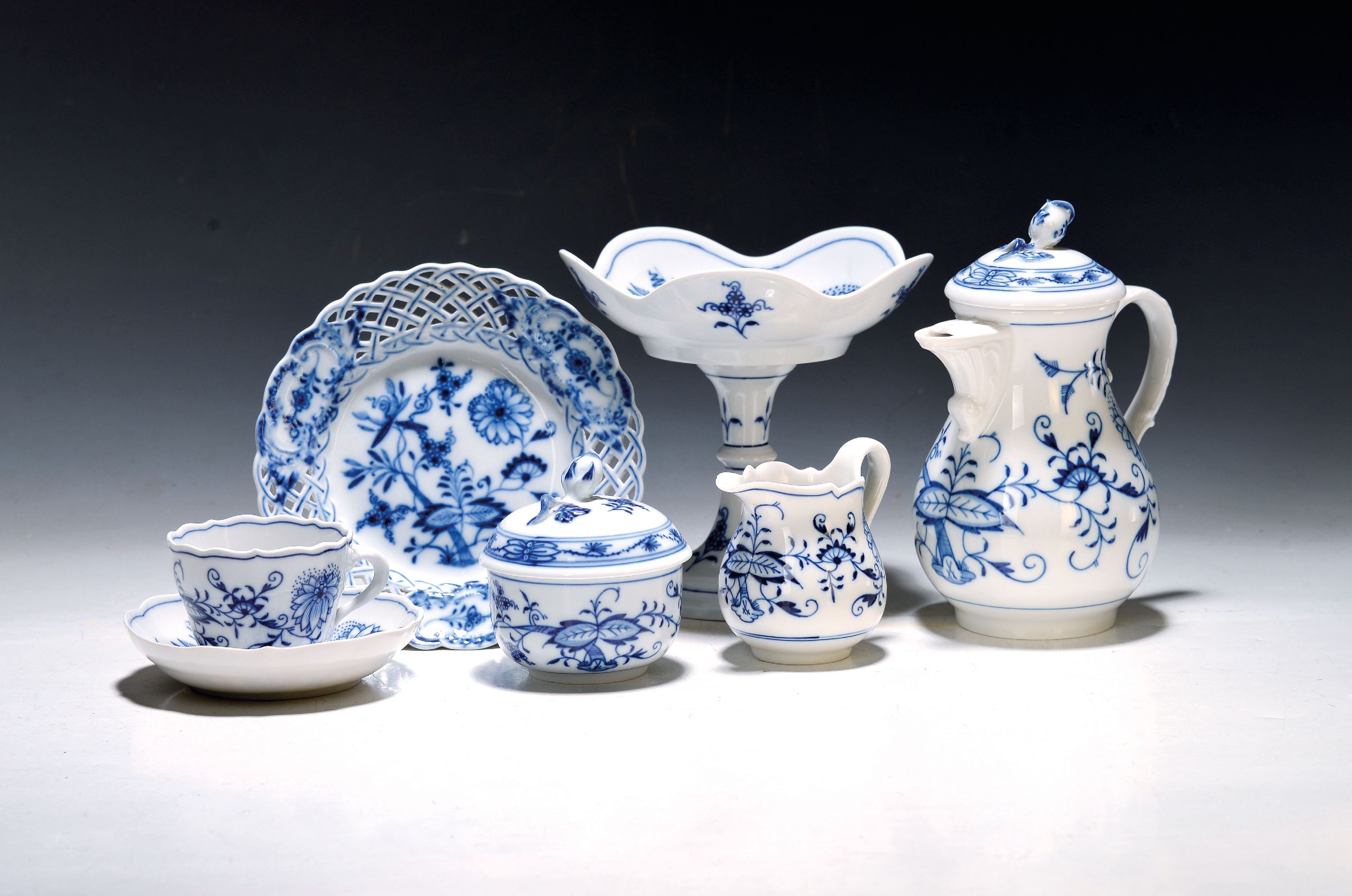 Image 27024812 - Mokkaservice, Meissen, 20. Jh., 2. Wahl, Porzellan, Zwiebelmuster, Mokkakanne, ...