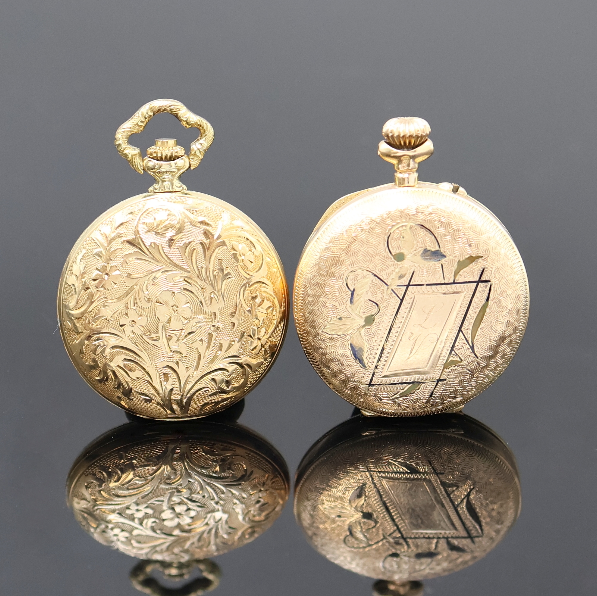 Detail c: 2 kleine Savonette-Taschenuhren in GG 585/000, Schweiz um 1890/1980, vollgrav. Geh., 1.) 2-Deckel Goldgeh., Innendeckel fehlt., Emailzifferbl., gold. ...