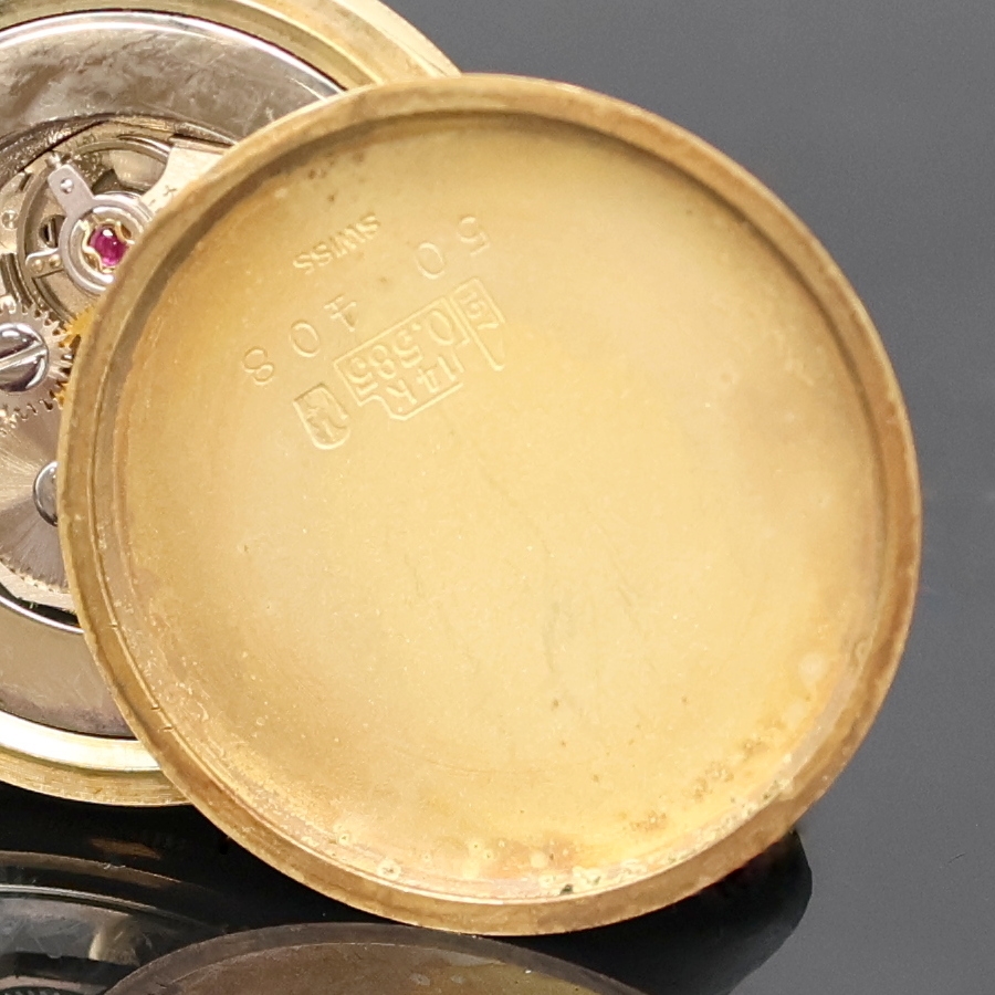 Detail f: 2 kleine Savonette-Taschenuhren in GG 585/000, Schweiz um 1890/1980, vollgrav. Geh., 1.) 2-Deckel Goldgeh., Innendeckel fehlt., Emailzifferbl., gold. ...