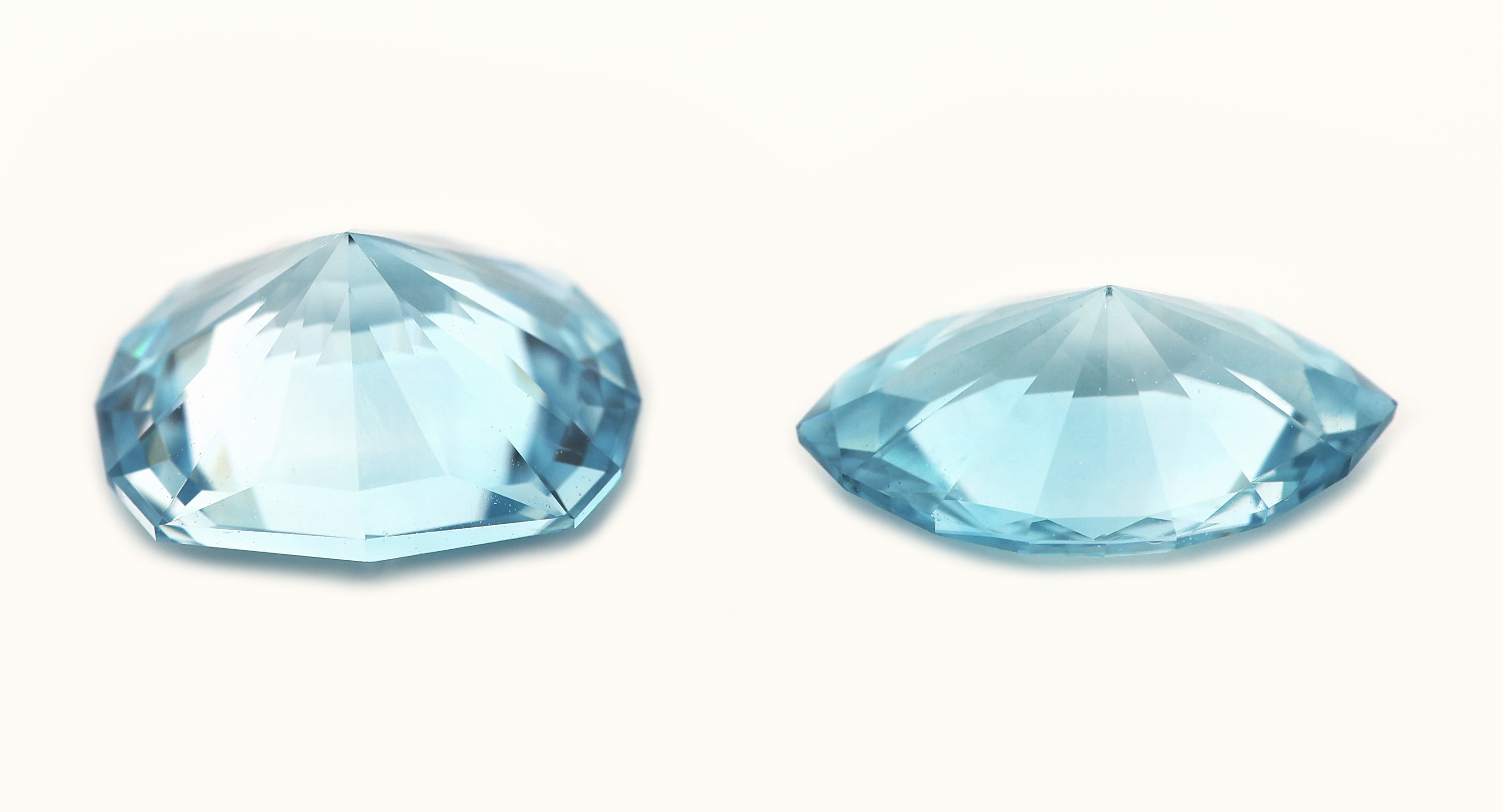 Detail a: Lot 2 lose blaue Zirkone, zus. ca. 5.68 ct, versch. Schliffformen