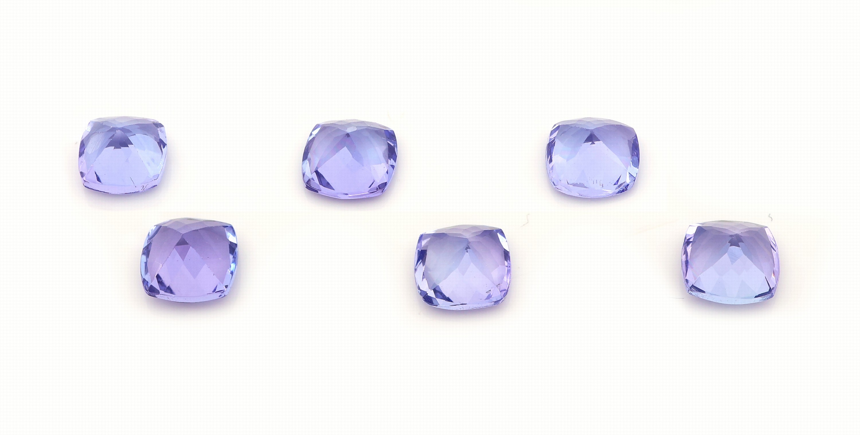 Detail a: Lot 6 lose Tansanite, zus. ca. 4.84 ct, Kissenschliff