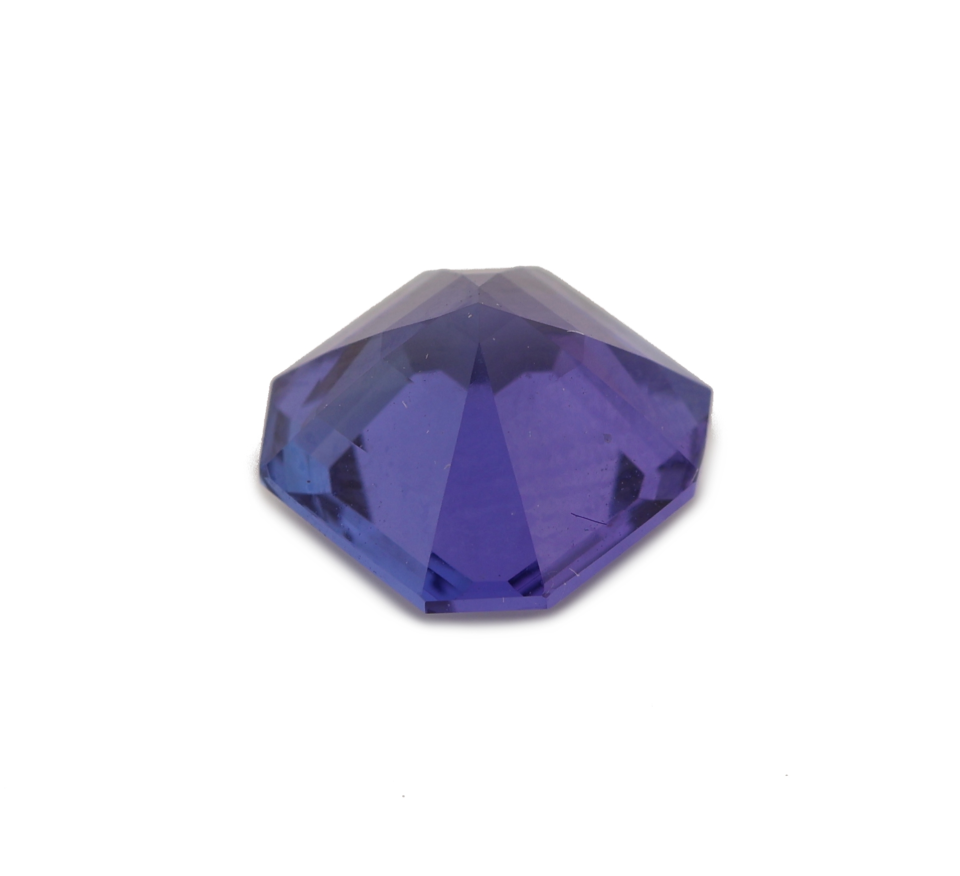 Detail b: Loser Tansanit, ca. 2.52 ct, Treppenschliff, sehr schöne Farbe