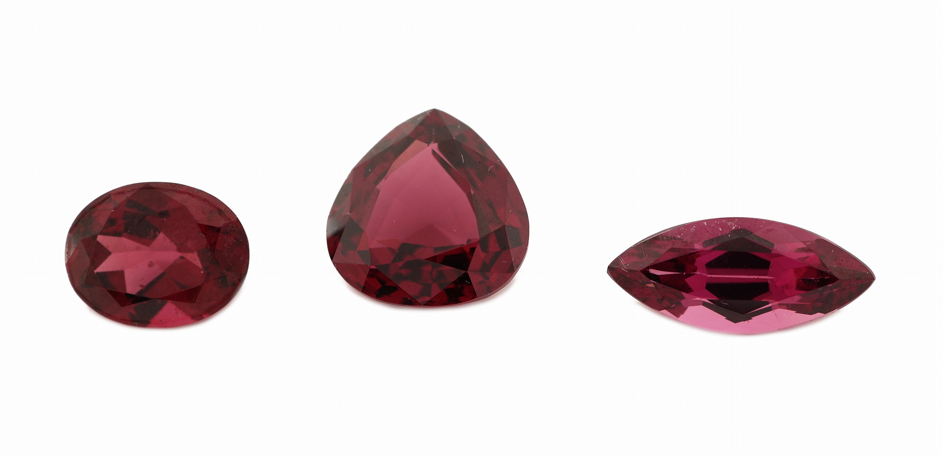 Image 27025329 - Lot 3 lose Granate, zus. ca. 12.0 ct, versch. Größen, Schliffformen und Farbnuancen ...