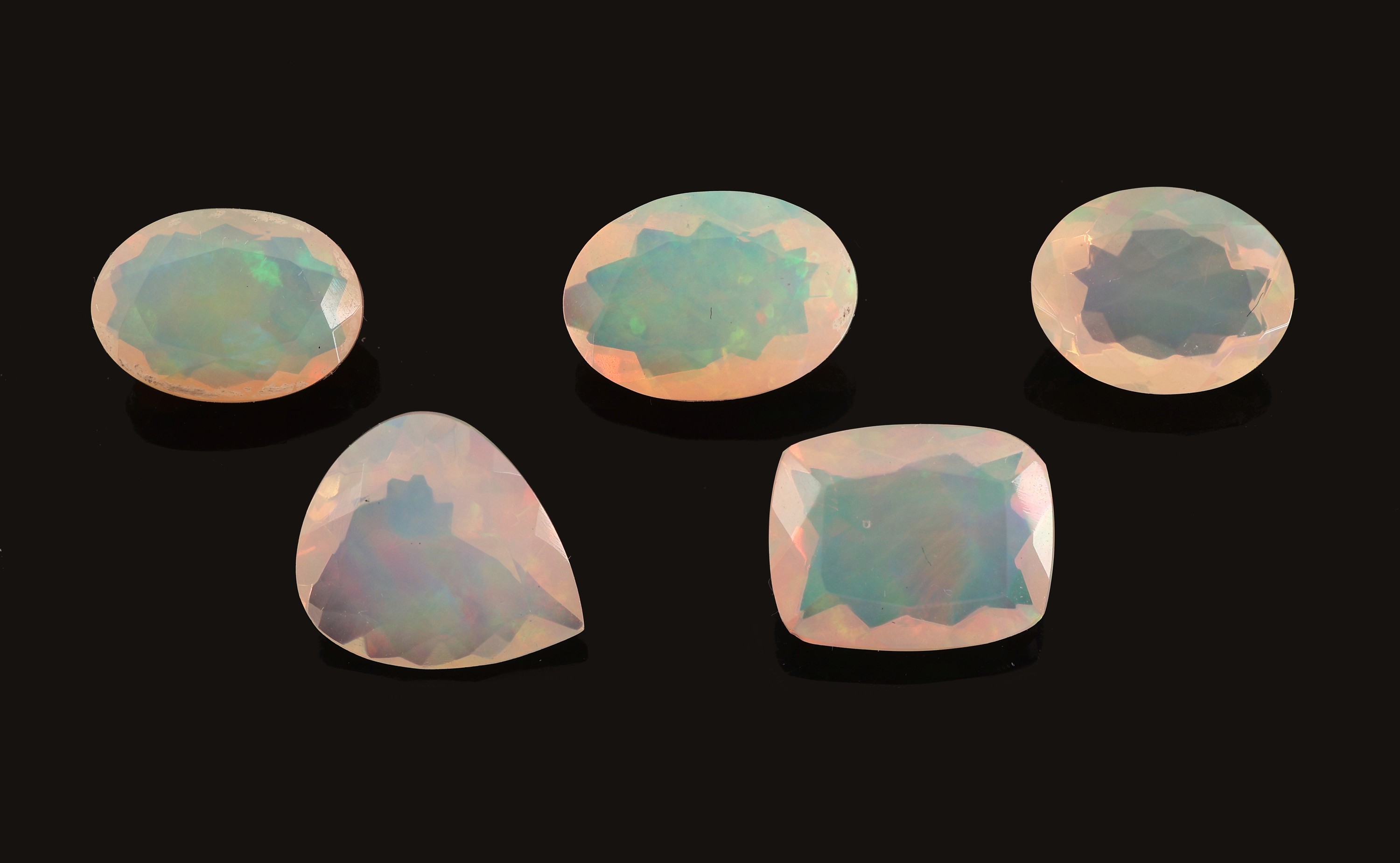 Image 27025335 - Lot lose Opale, zus. ca. 12.25 ct, facett. in versch. Formen, Größen, Farbspiel in ...