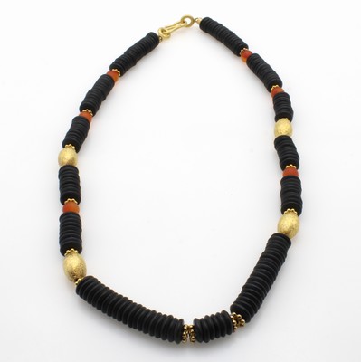 27025304b - Kette mit Lavalinsen, Carneolen und Zwischen- teilen, Schließe 925er Silber verg., z.T. ...